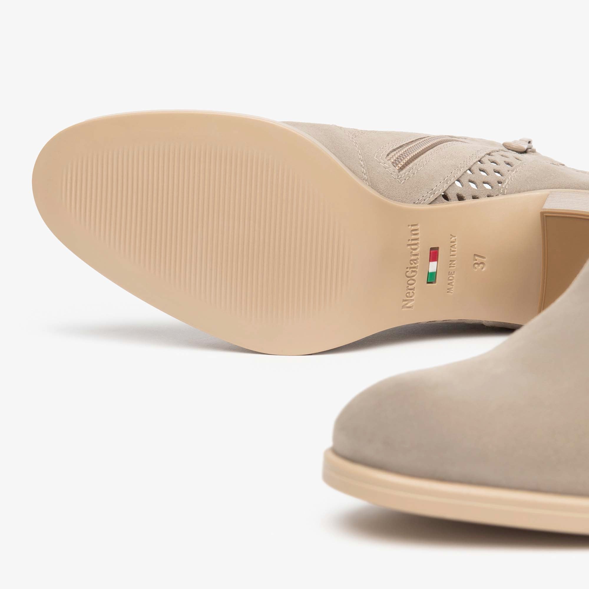 VELOUR_VELOUR_TR_CAPUA_BEIGE_E615110D_451_Image_4
