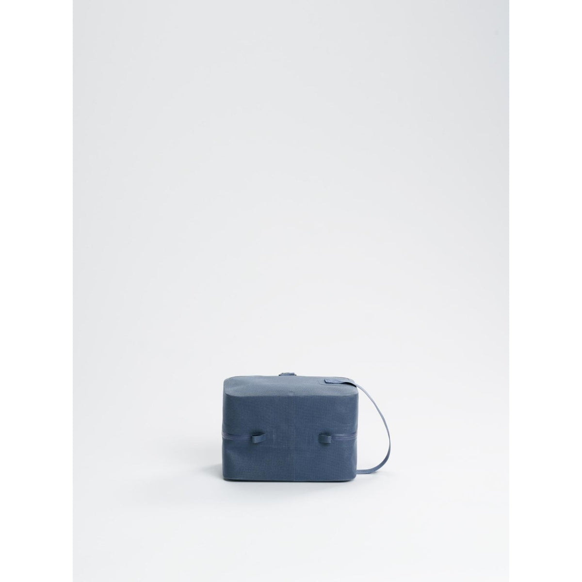 WASH_BAG_A463016S00_W13_Image_2