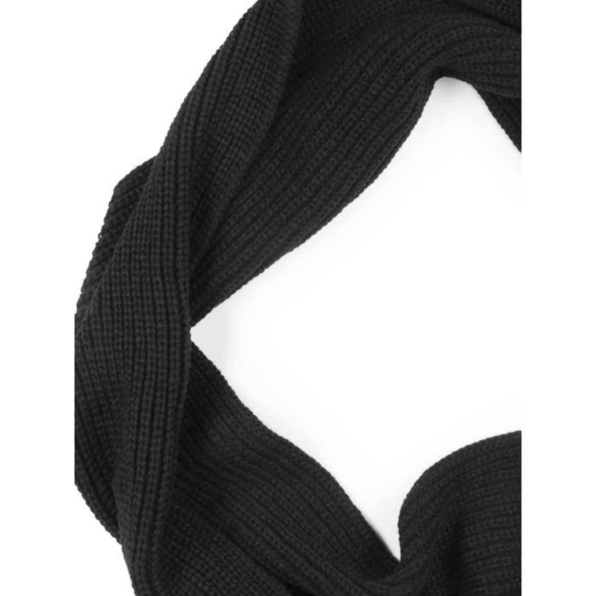 WINTER_KNITTED_SCARF_X6206H9K02_09_Image_3