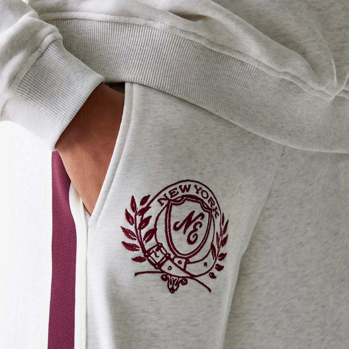 WMNS_NE_STRAIGHT_JOGGER_NEWERA_EGH_60684456_050_Image_3