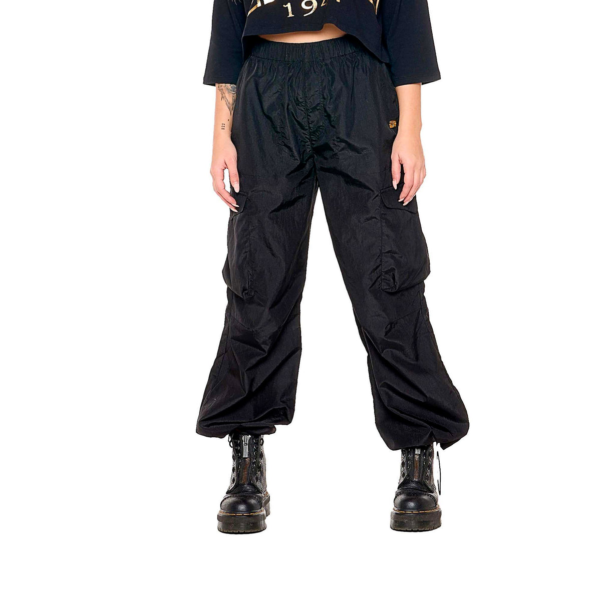 WOMAN_POPELINE_PANTS_GOLD_STUDS_W6859P11P03_09_Image_1