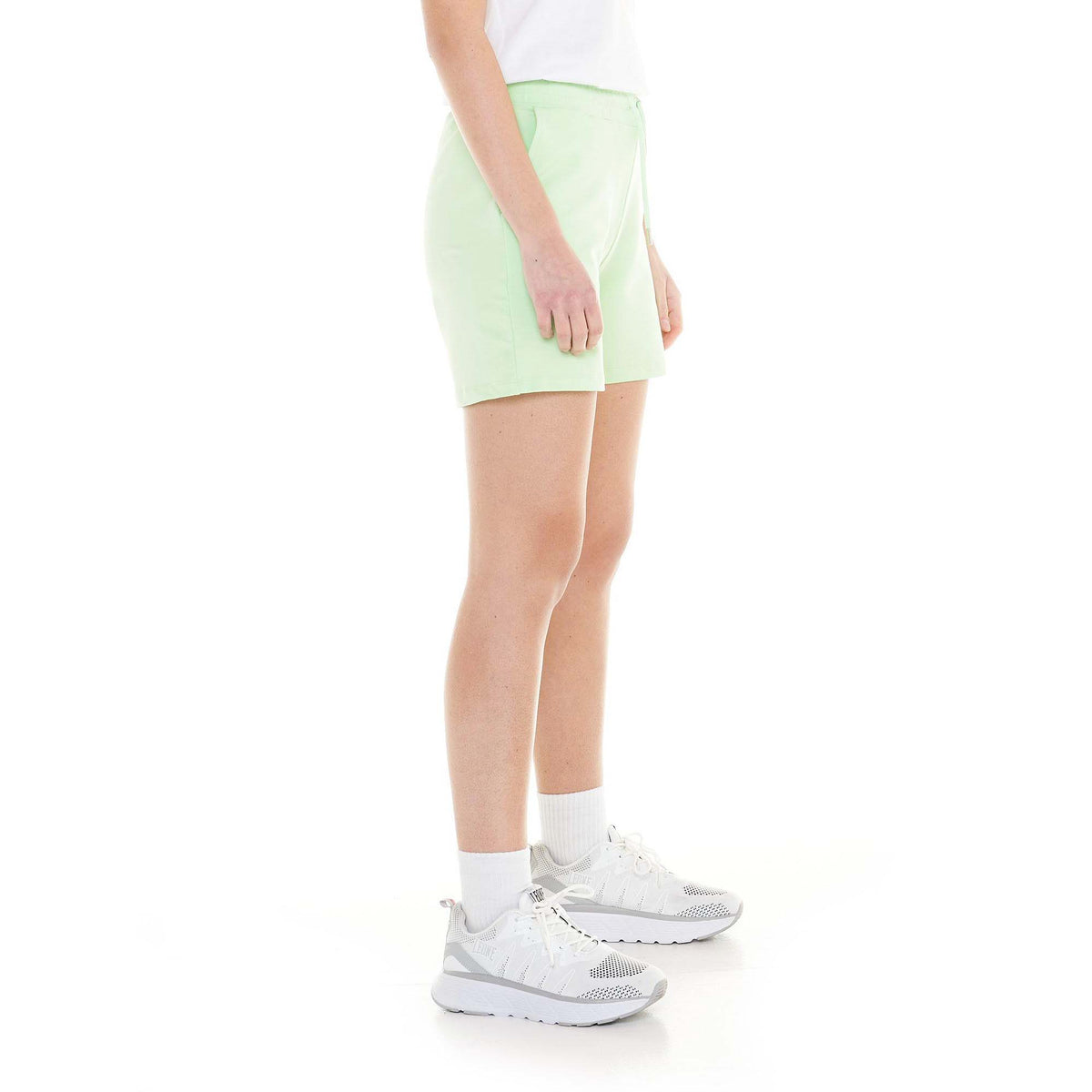 WOMAN_SHORTS_BASIC_W4707B6F13_20_Image_2