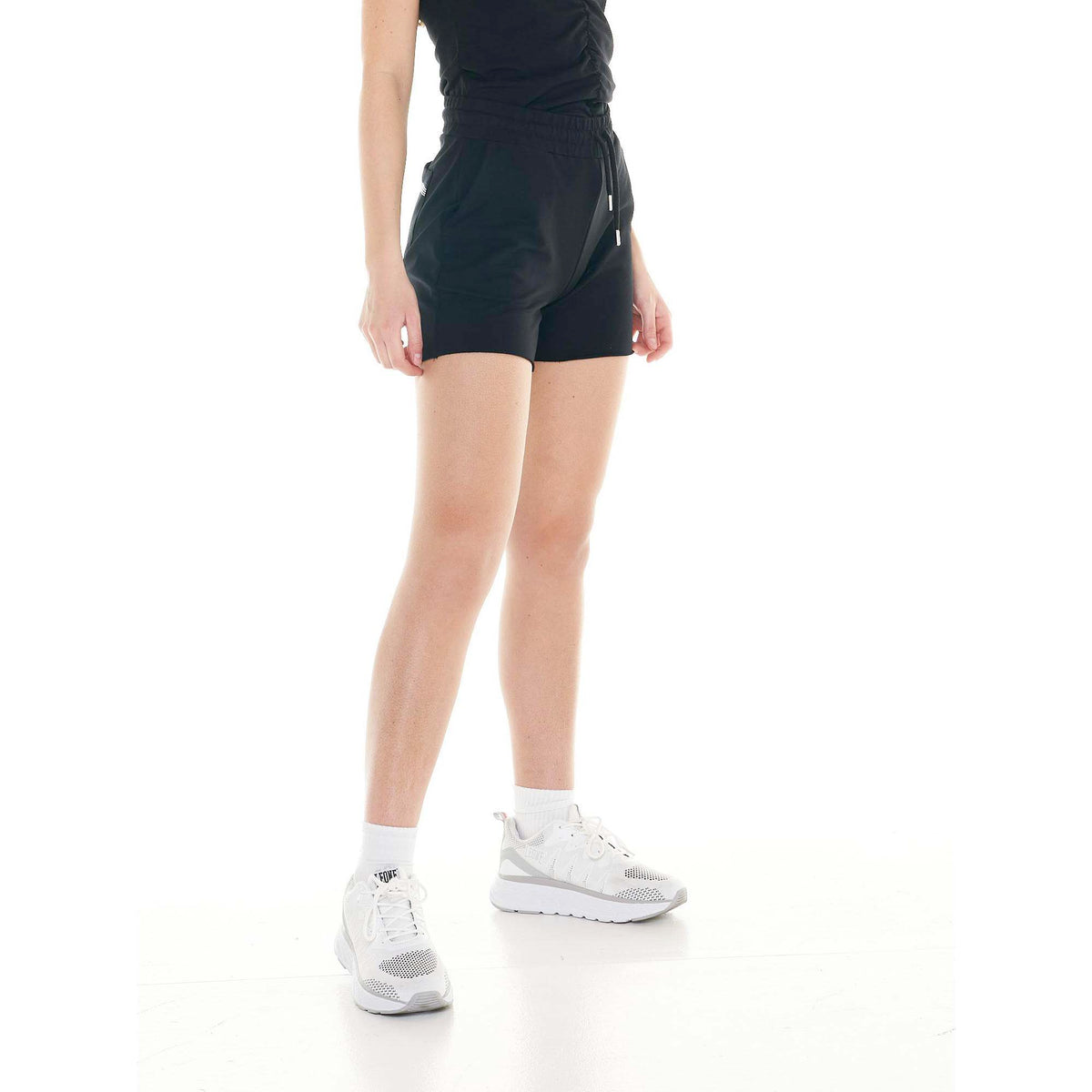 WOMAN_SHORTS_CRYSTAL_W4749B6F40_09_Image_2