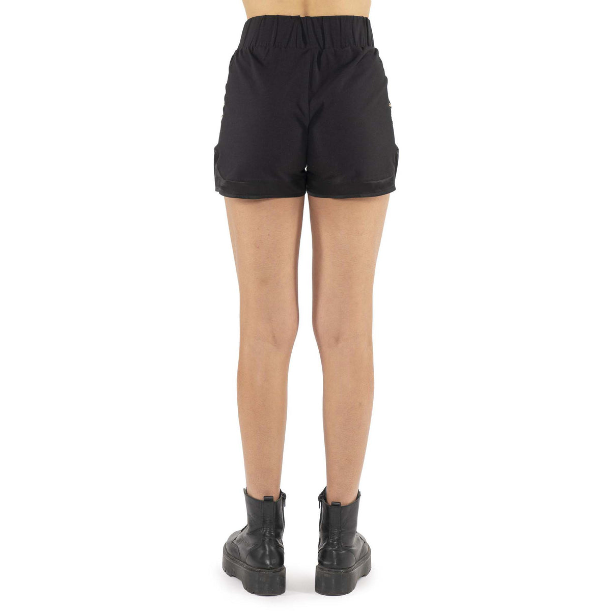 WOMAN_SHORTS_GOLD_W5783B10J01_09_Image_4