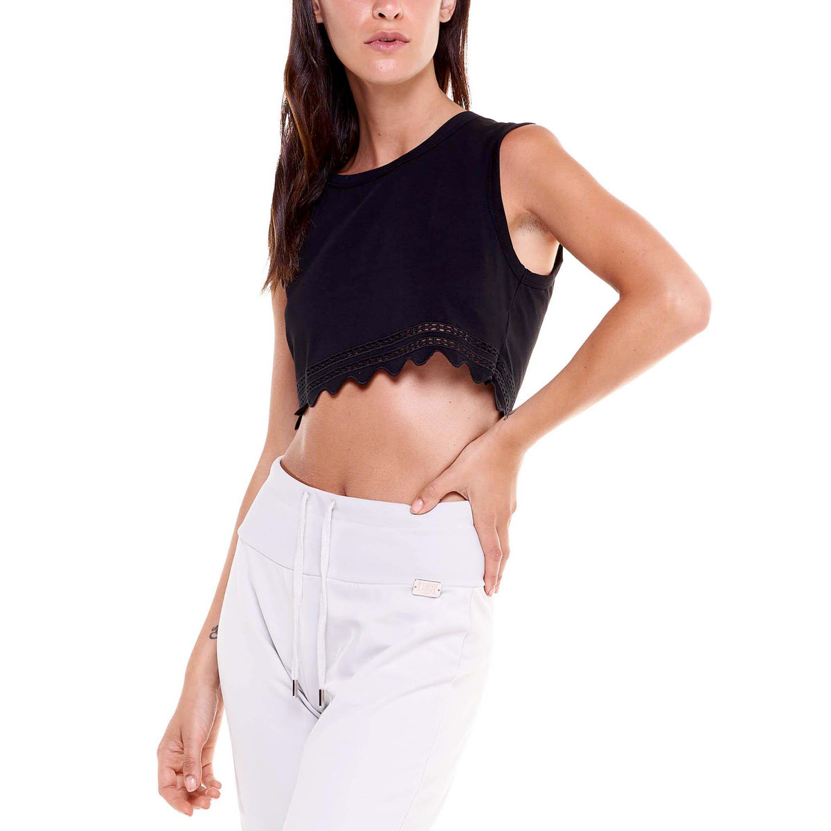 WOMAN_SLEVELESS_BLACK_BORING_W4761S6J02_09_Image_5