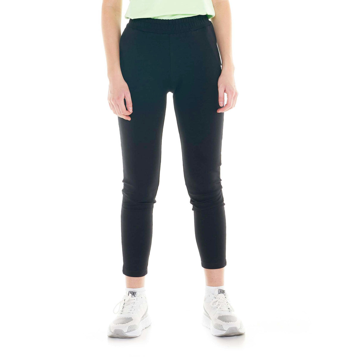 WOMAN_SWEATPANTS_BASIC_W4709P6F13_09_Image_1