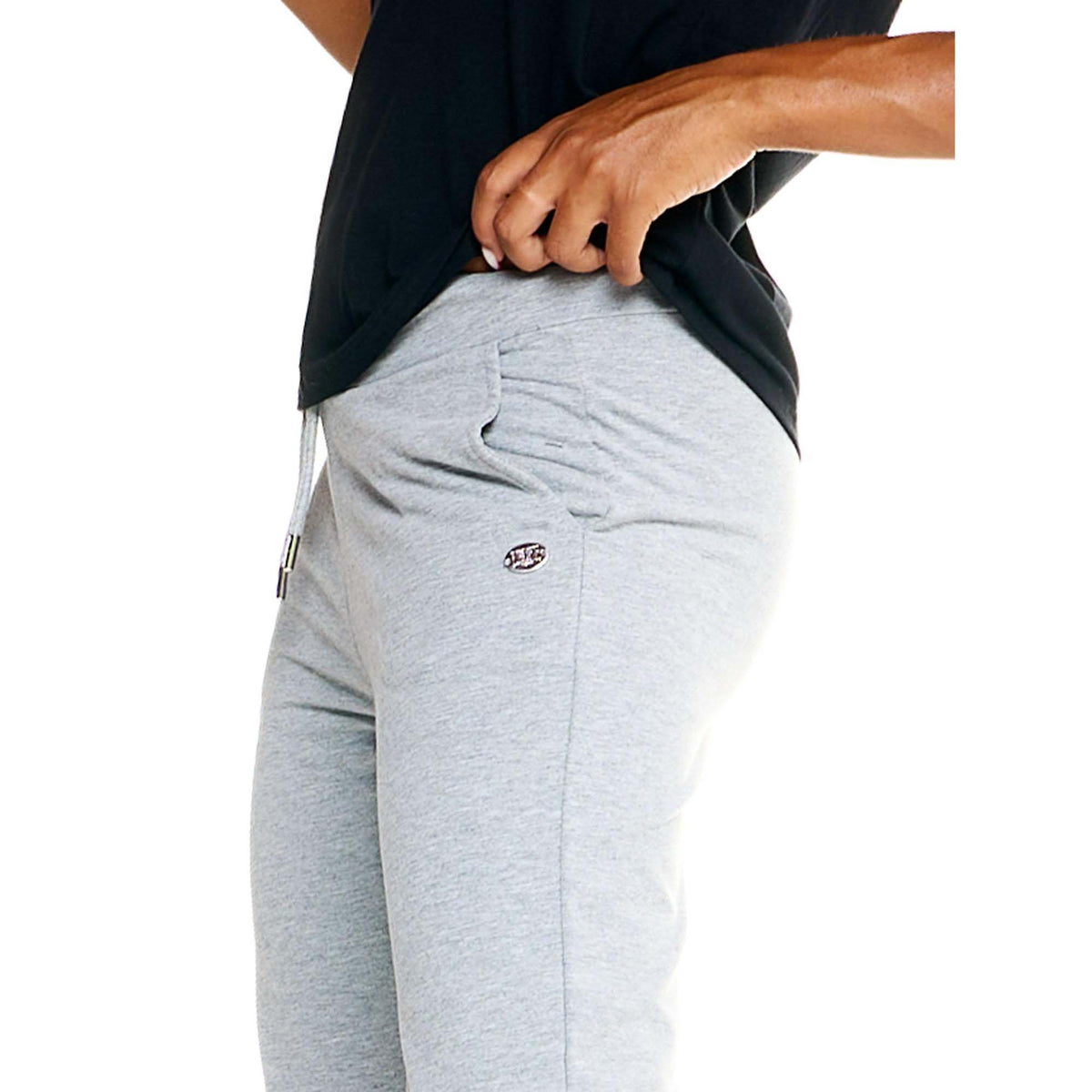 WOMAN_SWEATPANTS_BASIC_W5212P7F03_05_Image_5