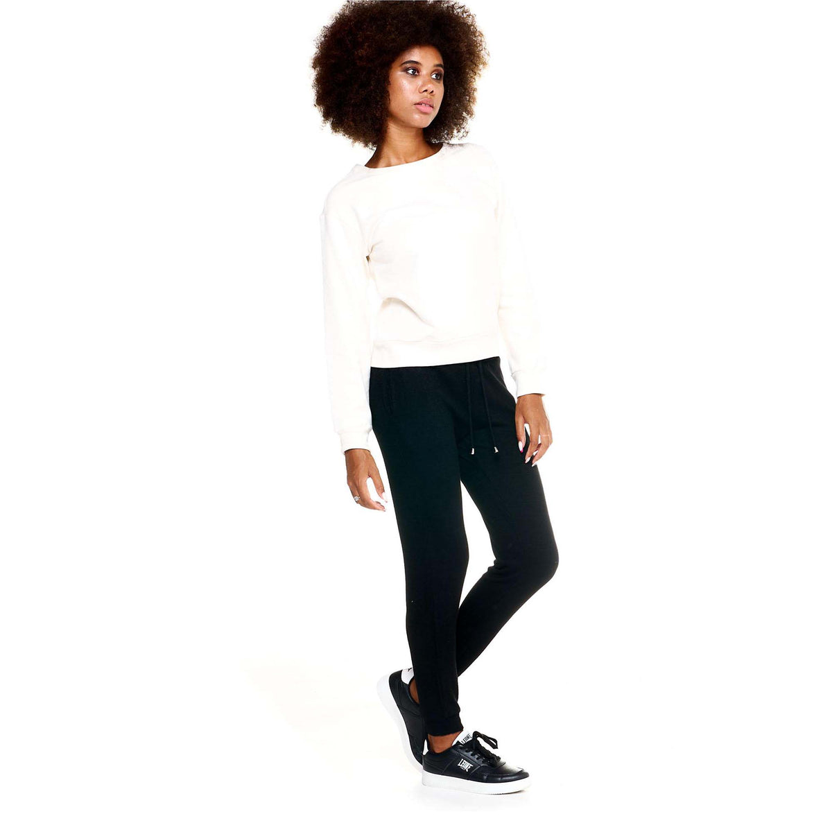 WOMAN_SWEATPANTS_BASIC_W5212P7F03_09_Image_3