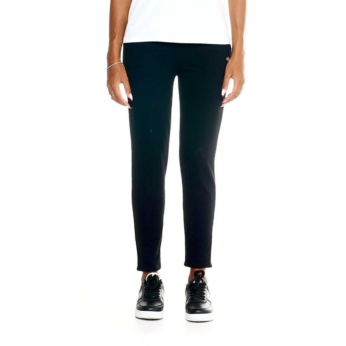 WOMAN_SWEATPANTS_BASIC_W5213P7F03_09_Image_1