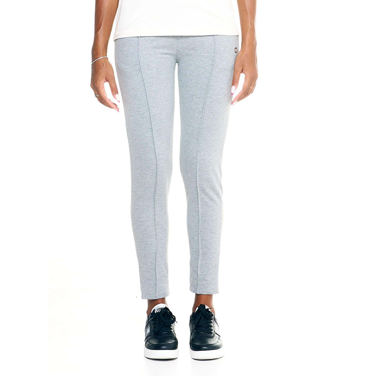 WOMAN_SWEATPANTS_BASIC_W5214P7F03_05_Image_1
