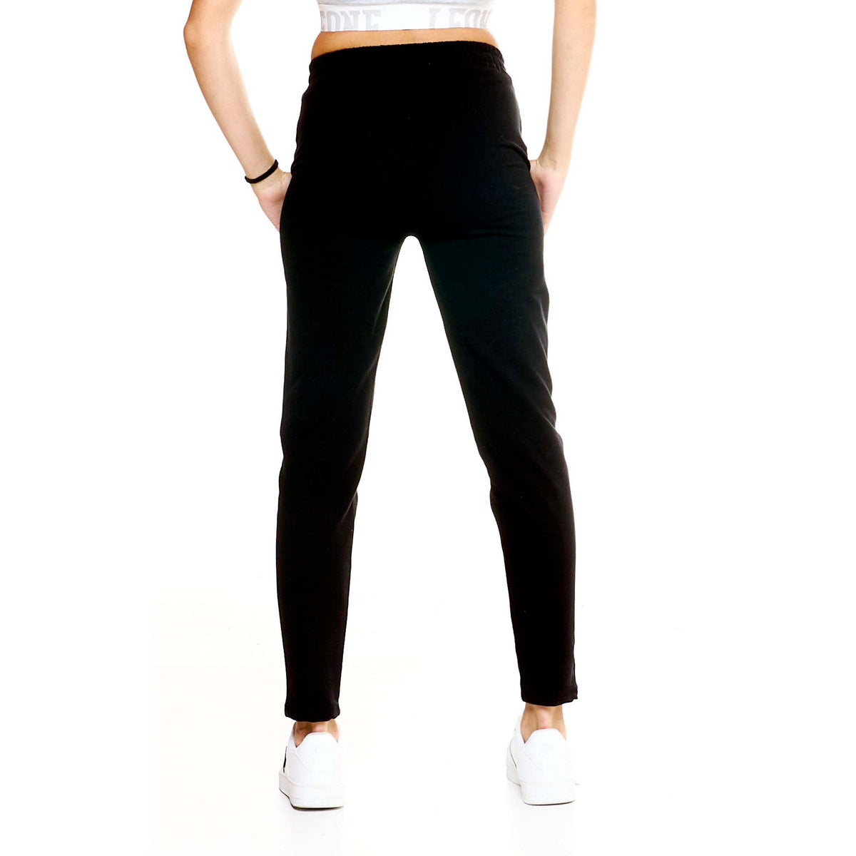 WOMAN_SWEATPANTS_BASIC_W5214P7F03_09_Image_4