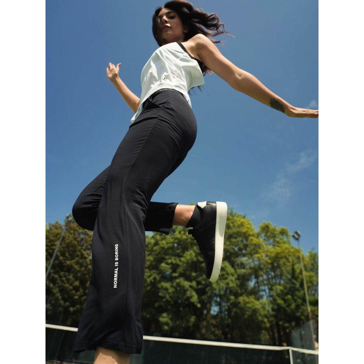 WOMAN_SWEATPANTS_BLACK_BORING_W4762P6F13_09_Image_7