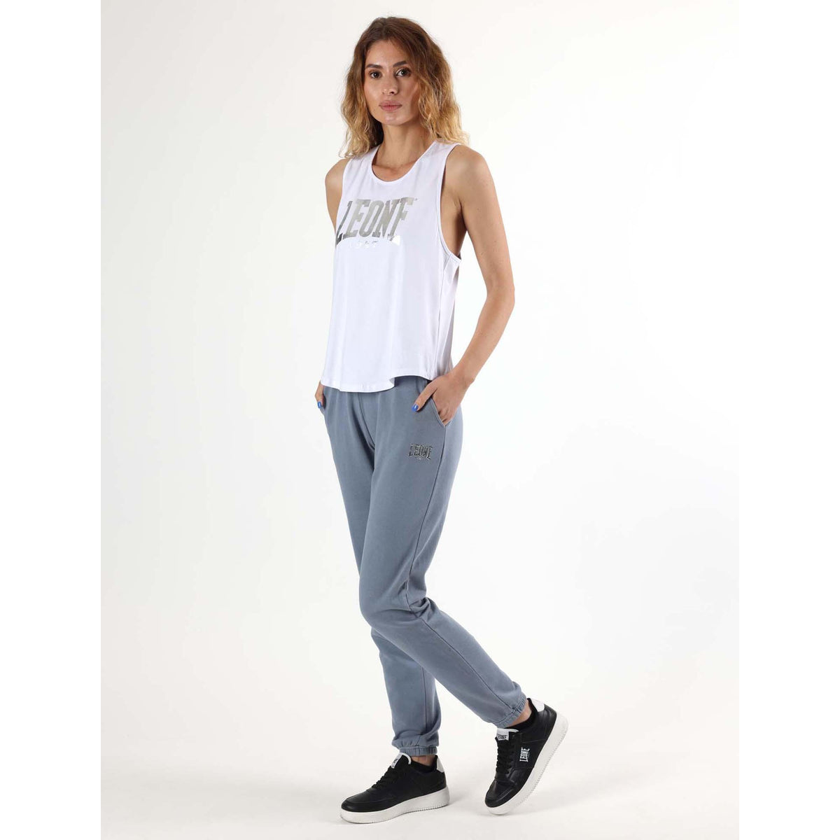 WOMAN_SWEATPANTS_BLUE_W5761P8F12_12_Image_2