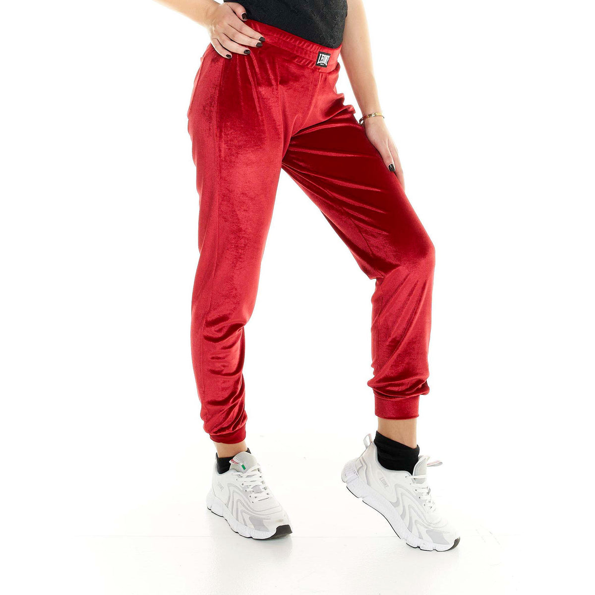 WOMAN_SWEATPANTS_CHENILLE_SCOOTER_W5266P7C02_51_Image_3