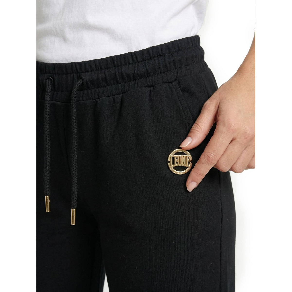 WOMAN_SWEATPANTS_CLASSY_W7031P12M01_09_Image_4