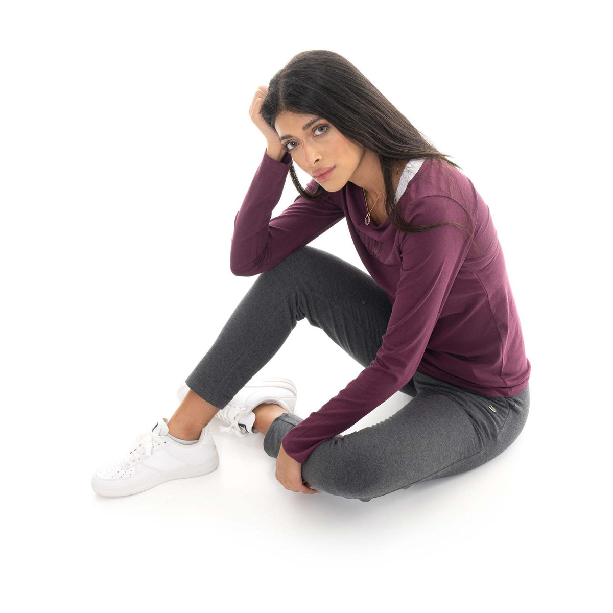 WOMAN_SWEATPANTS_NEVER_WITHOUT_W6816P11F03_08_Image_5