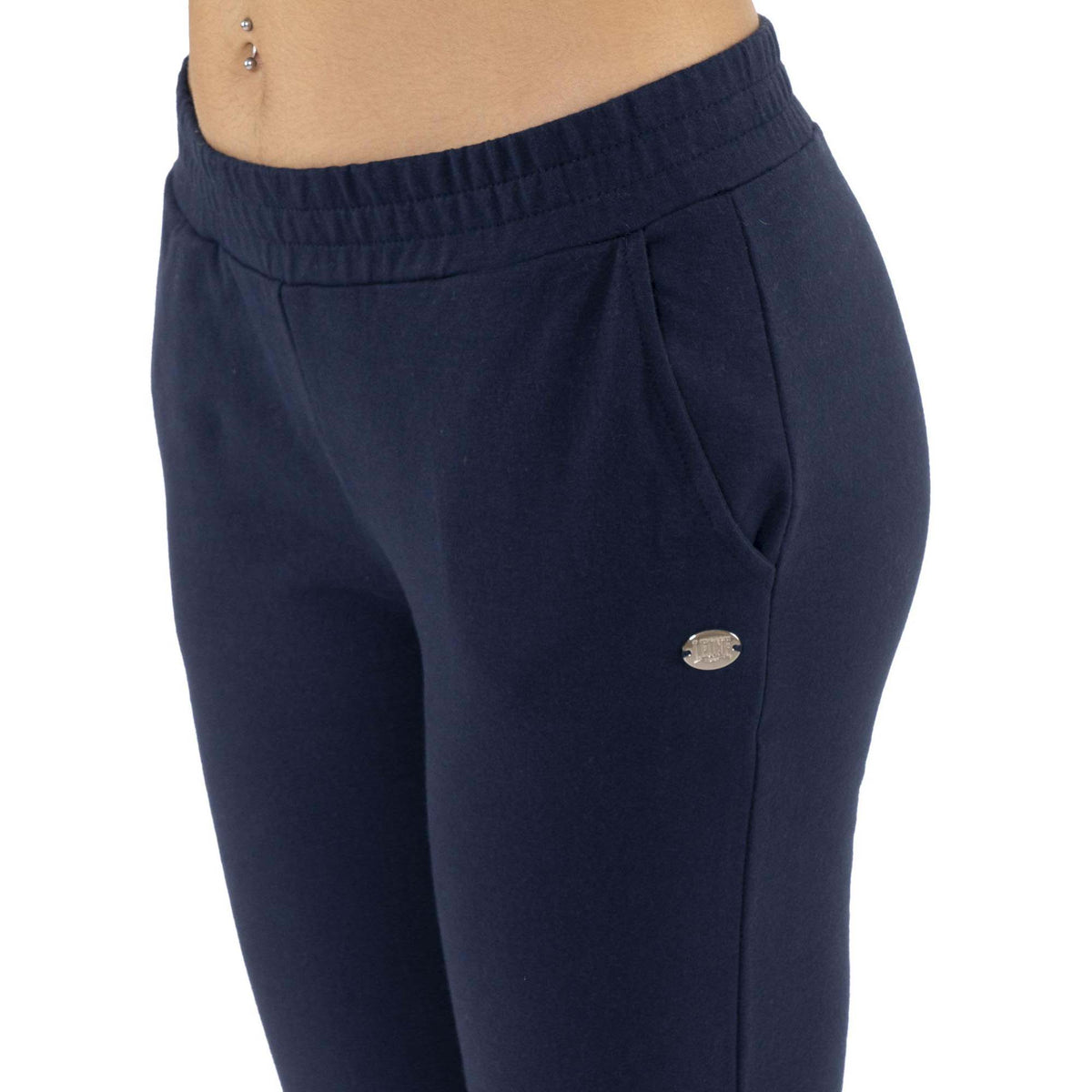WOMAN_SWEATPANTS_NEVER_WITHOUT_W6816P11F03_10_Image_3