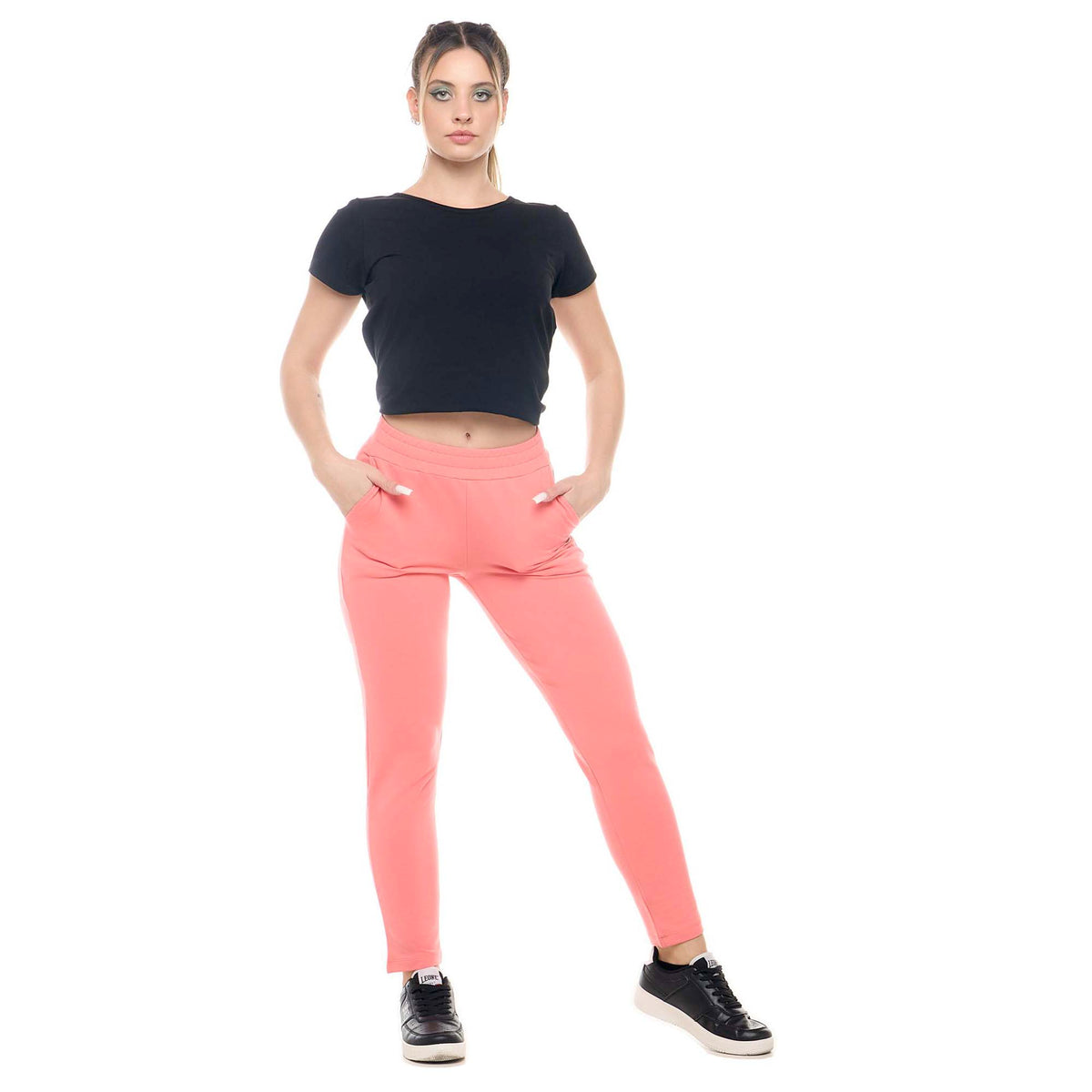 WOMAN_SWEATPANTS_NEW_BASIC_W5706P8F13_52_Image_3