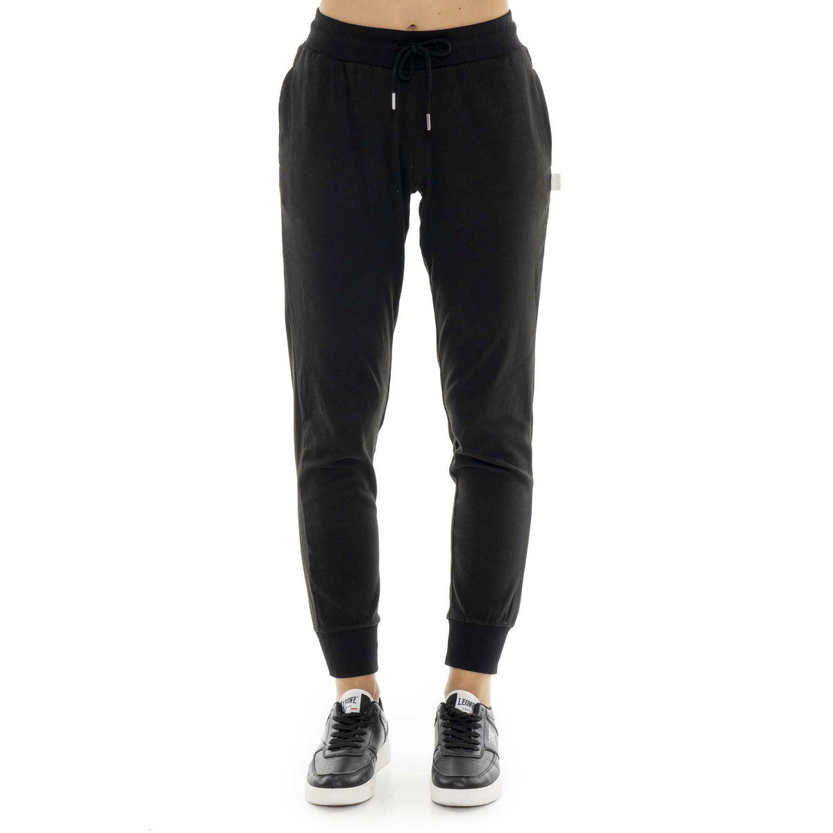 WOMAN_SWEATPANTS_RELAXED_W6170P9I00_09_Image_1