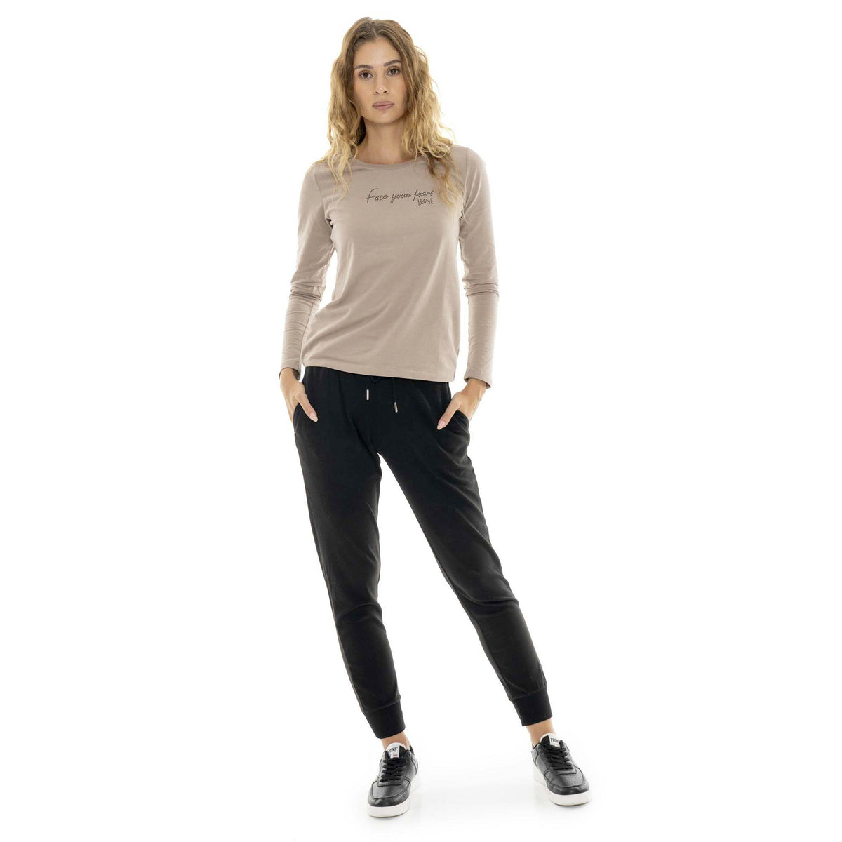 WOMAN_SWEATPANTS_RELAXED_W6170P9I00_09_Image_5