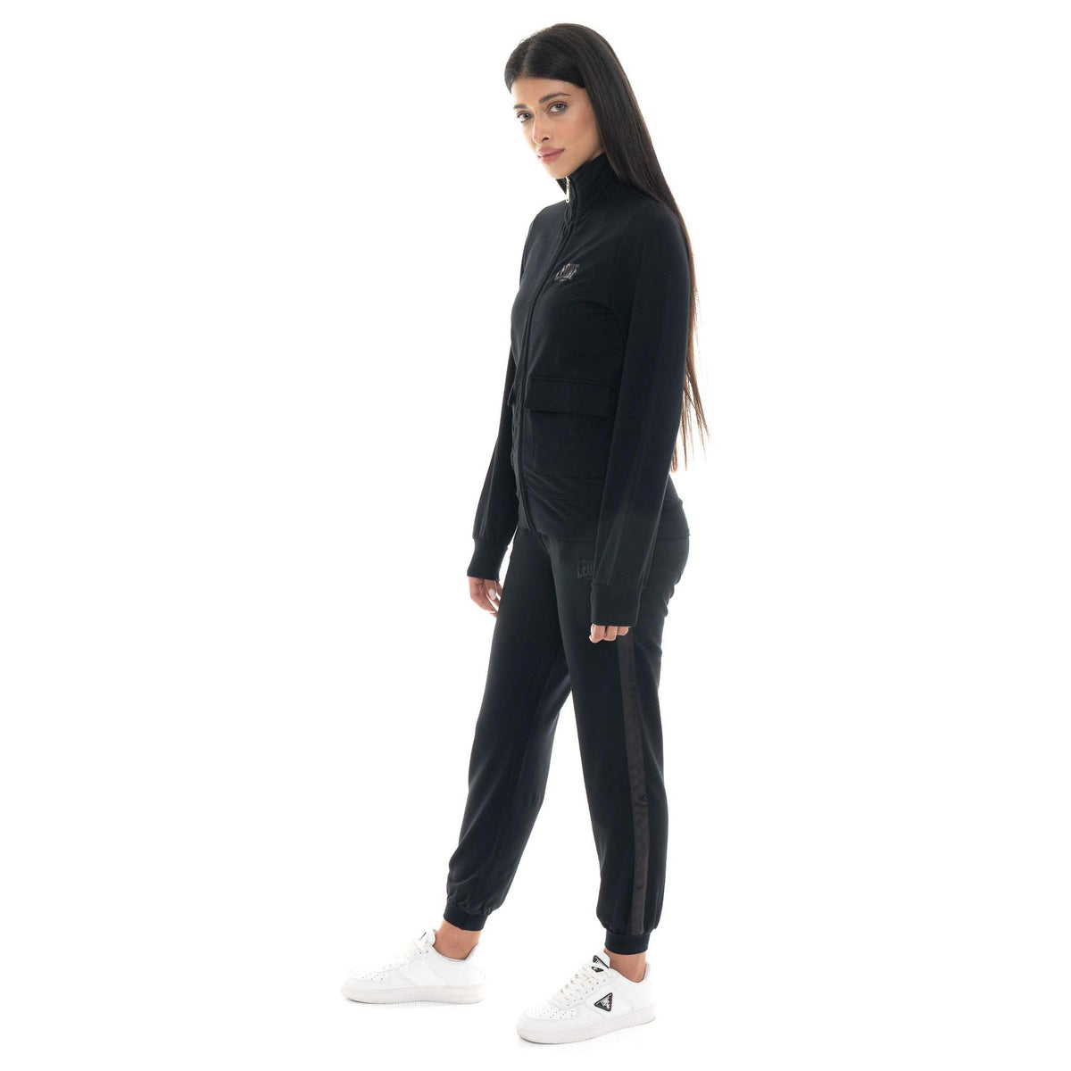 WOMAN_TRACKSUITS_CHIC_TONES_W6869A11F47A_09_Image_2