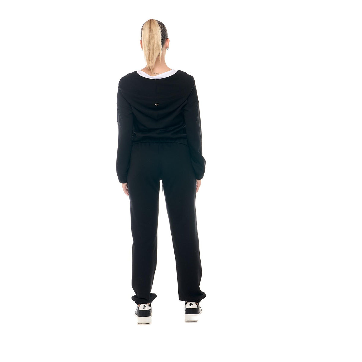 WOMAN_TRACKSUITS_CHIC_W6579A10I01A_09_Image_5