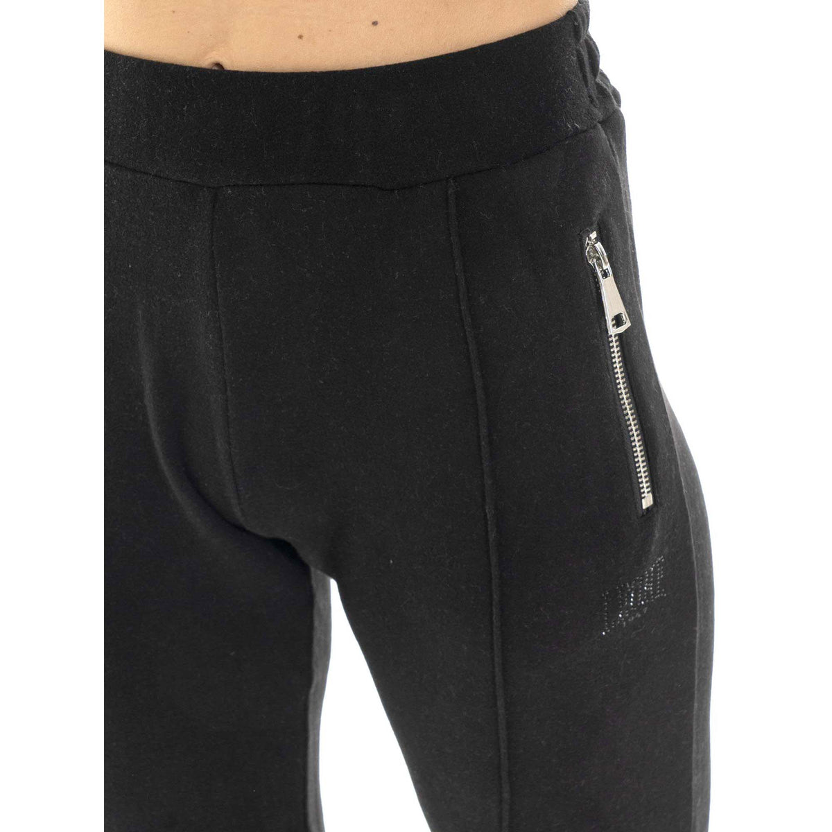 WOMAN_TRACKSUITS_RELAXED_W6159A9F24A_09_Image_3