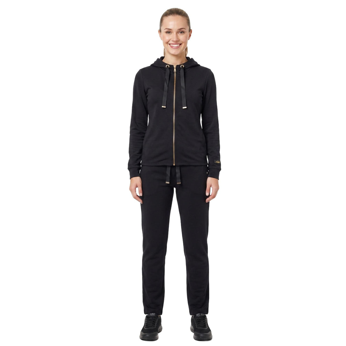 WOMAN_WILD_W7303A13F47A_09_Image_2