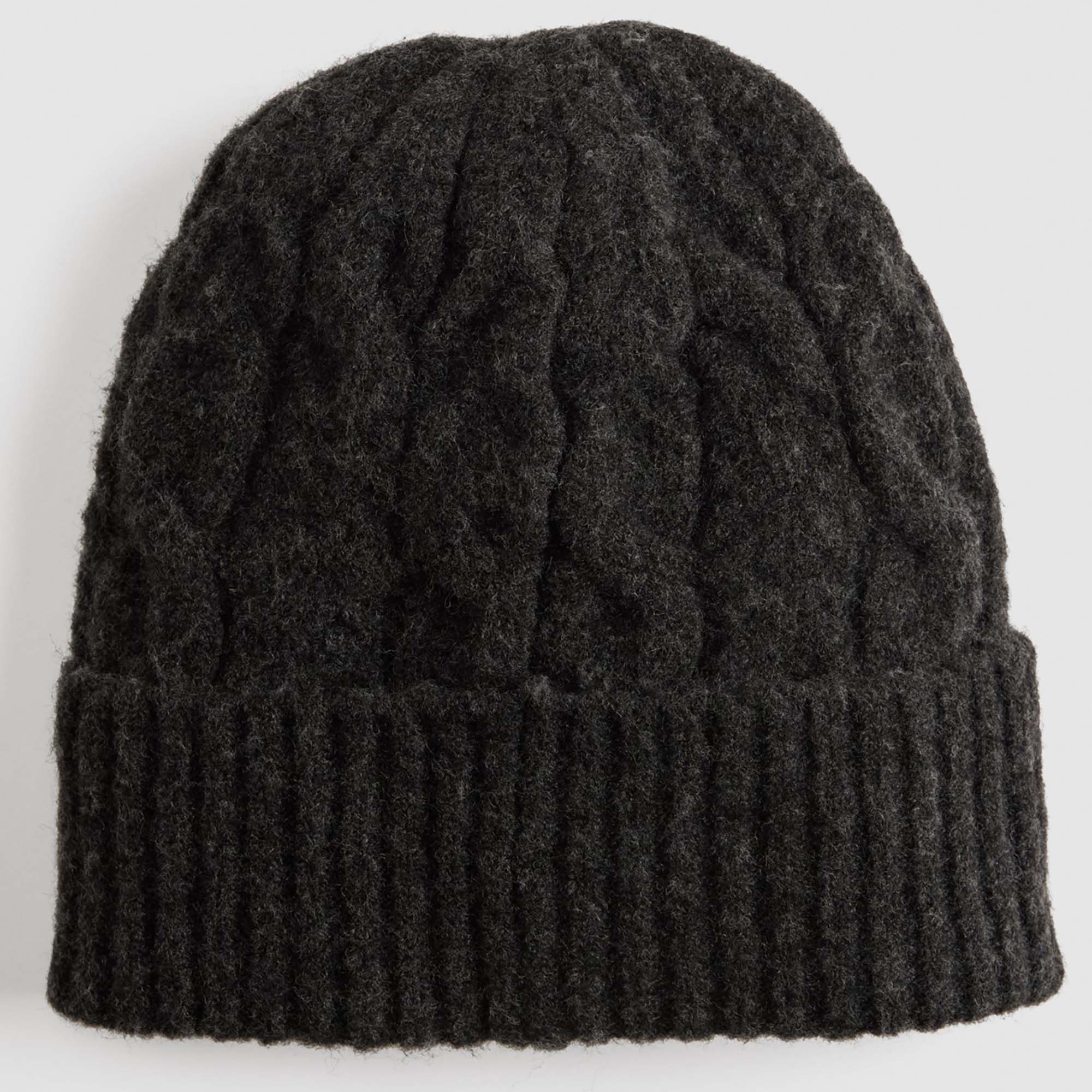 WOMENS_BACKPATCH_BEANIE_-_HOLIDAY_CABLE_004D4_0000_Image_3