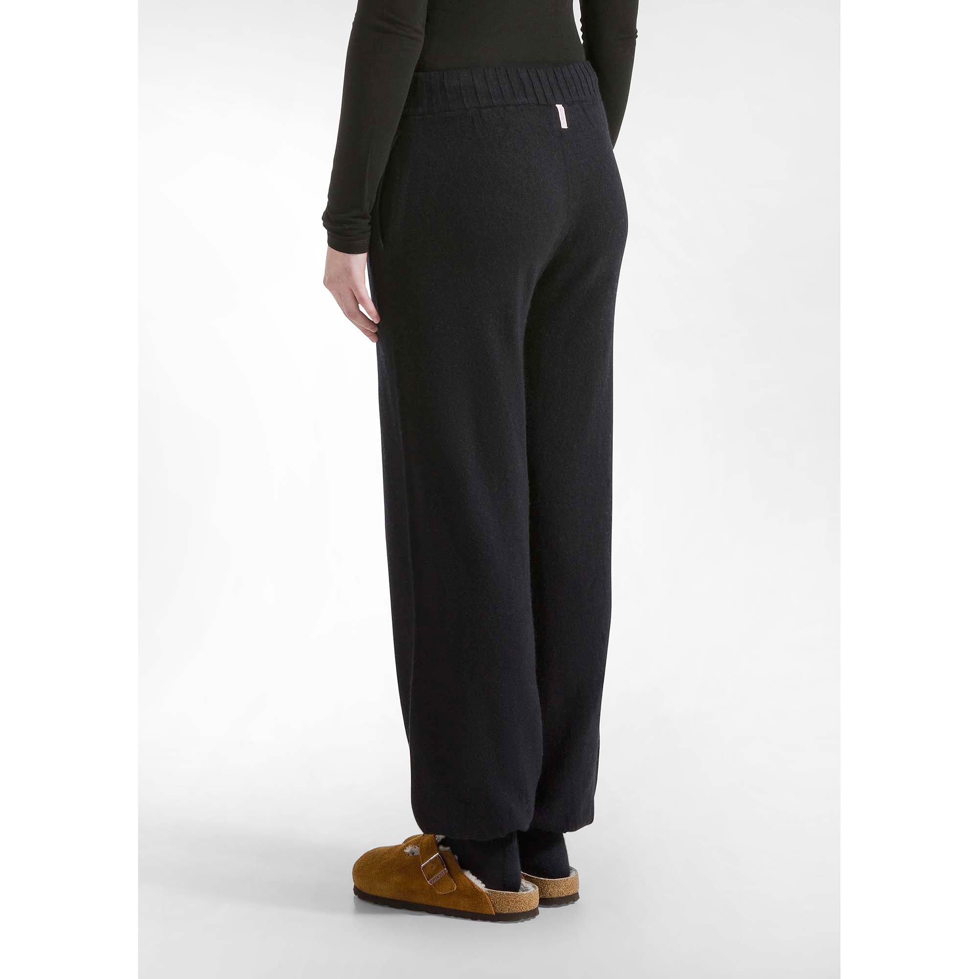 WOOLY_BLEND_KNITTED_JOGGER_PANTS_D12178_10009_Image_4
