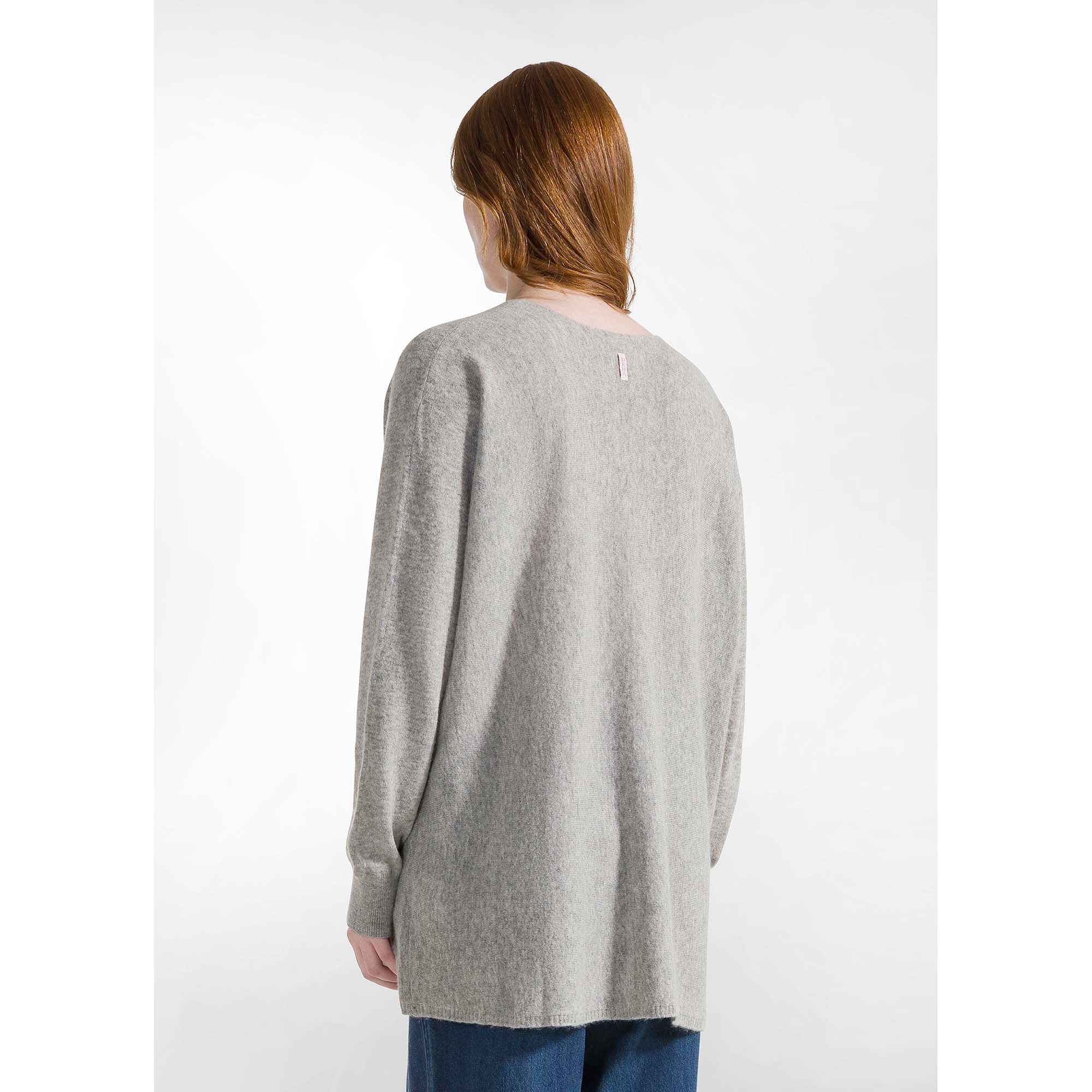 WOOLY_BLEND_V-NECK_SWEATER_D12182_43800_Image_3