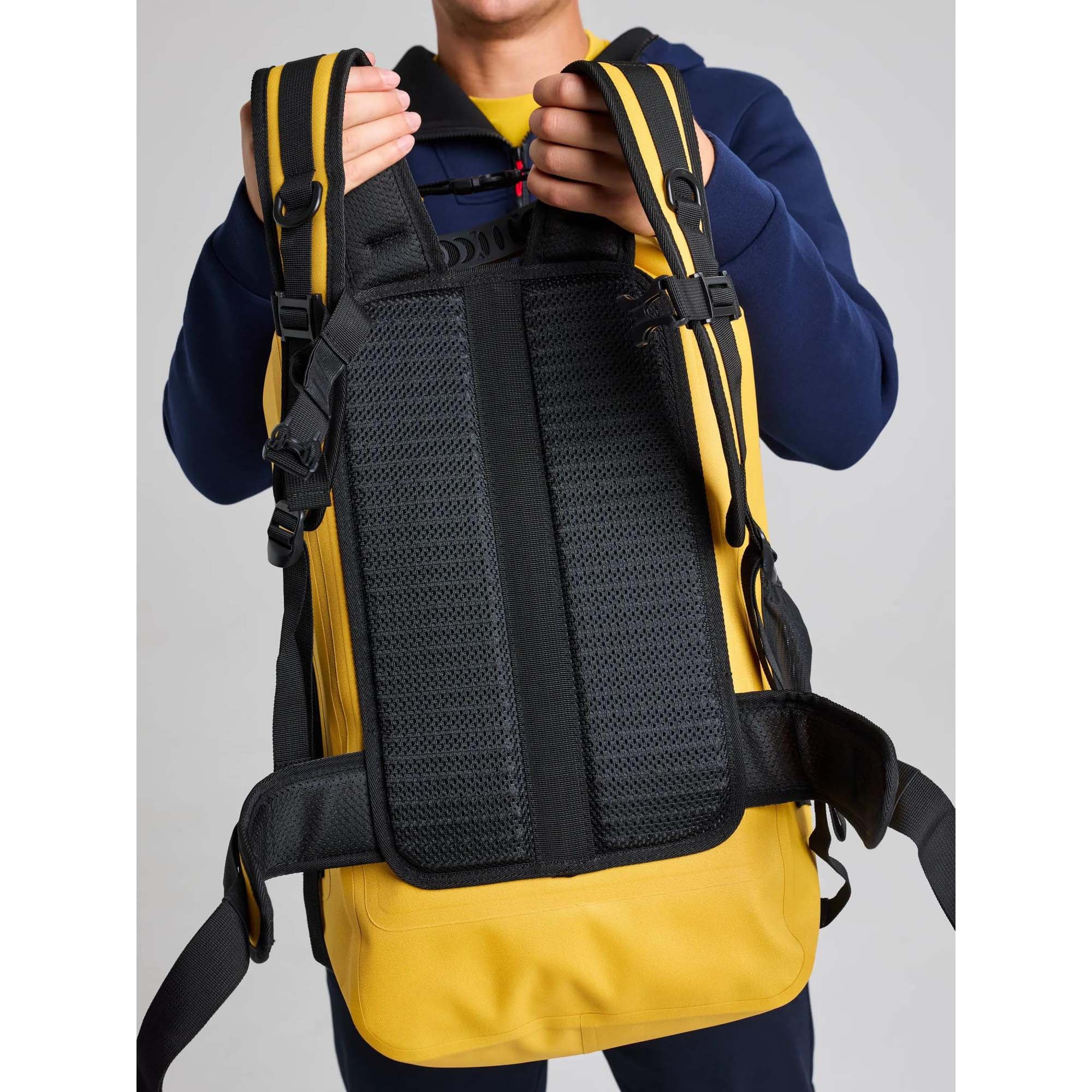 WR_BACKPACK_A463003S00_W41_Image_2