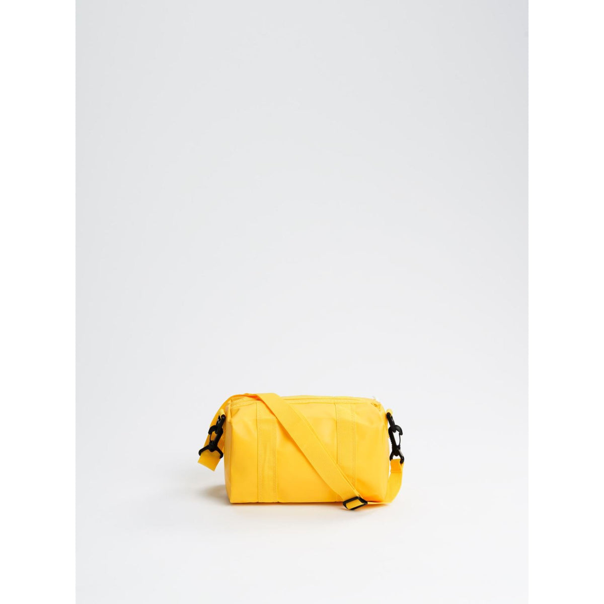 WR_DUFFLE_BAG_20_XS_A463008S01_W64_Image_2