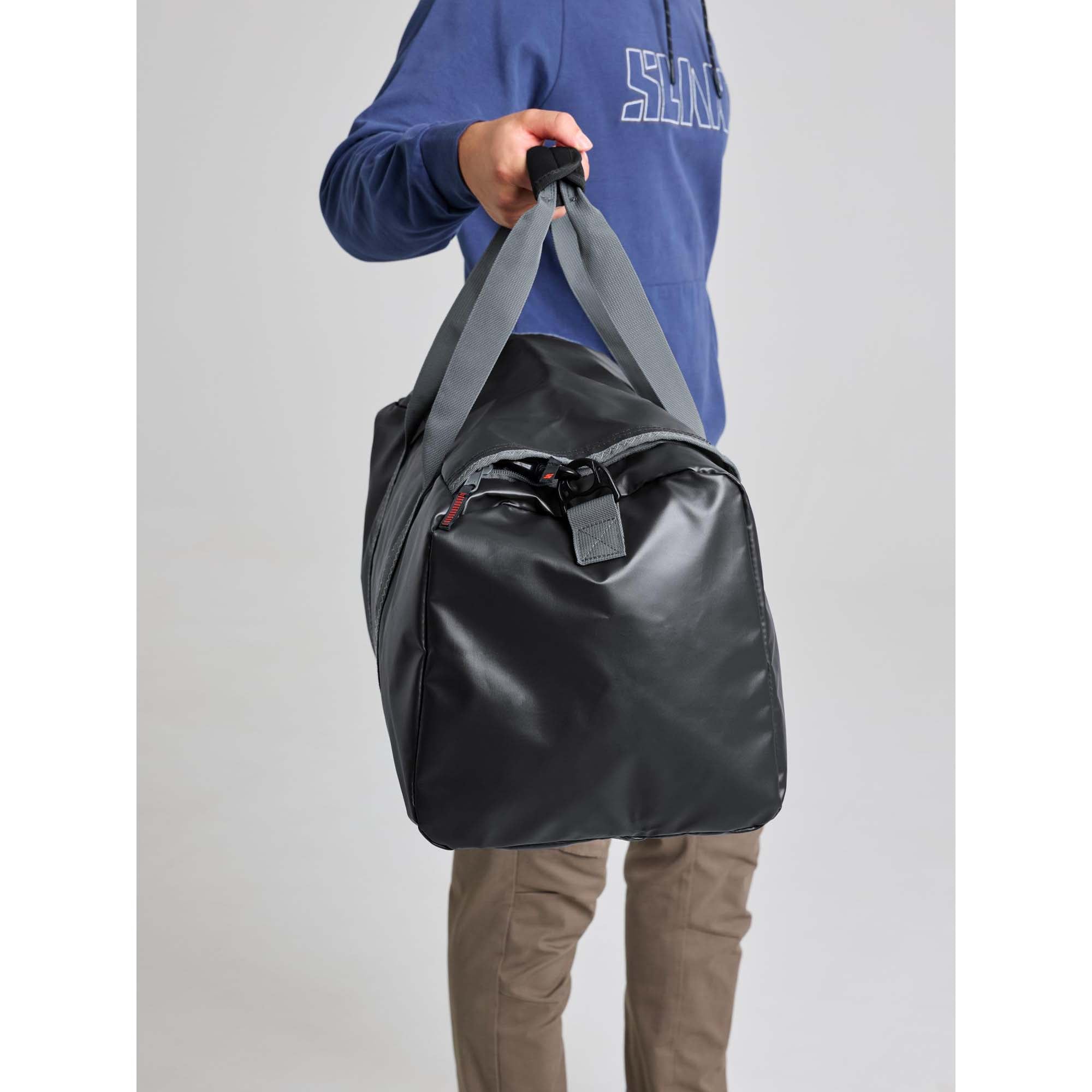 WR_DUFFLE_BAG_L_A463014S00_W01_Image_3