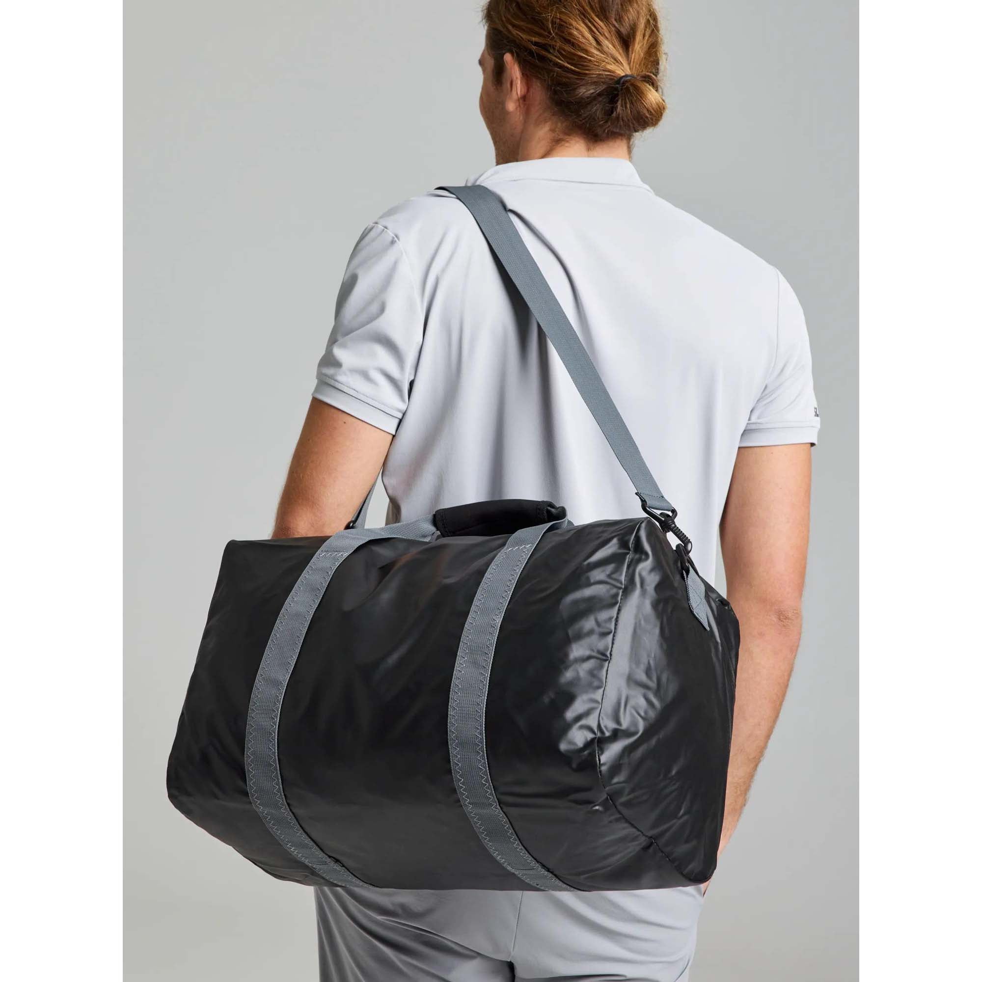 WR_DUFFLE_BAG_M_A463004S00_W01_Image_2