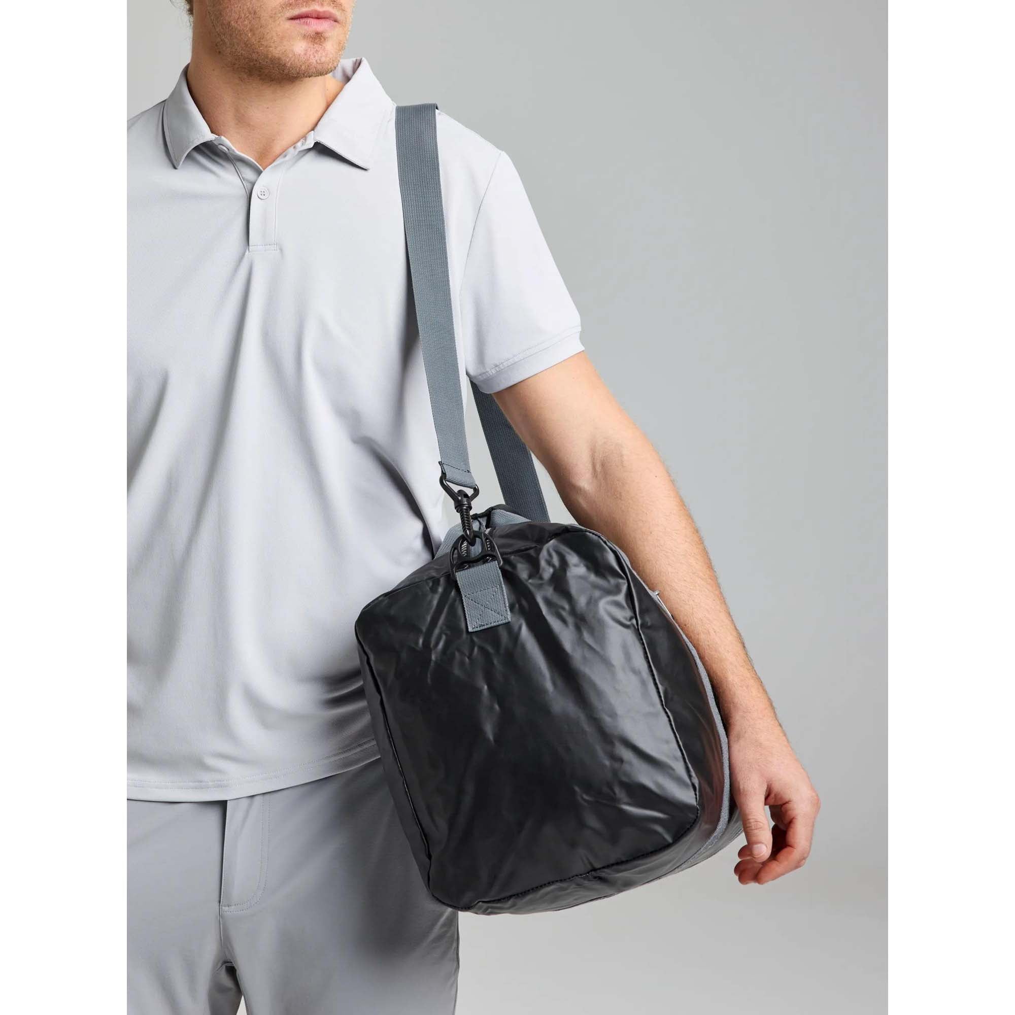 WR_DUFFLE_BAG_M_A463004S00_W01_Image_3