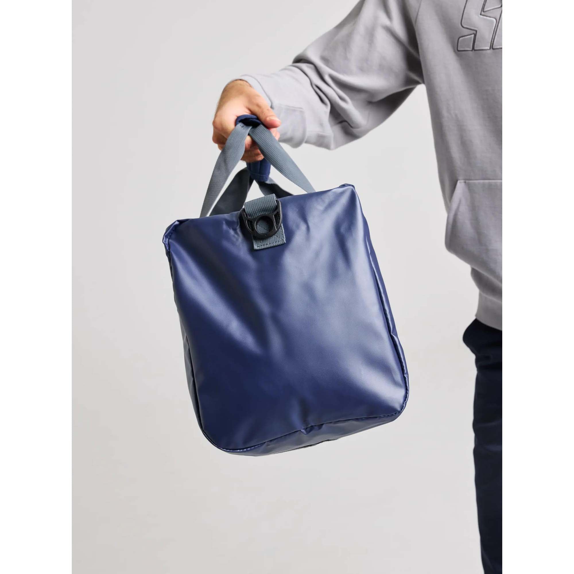 WR_DUFFLE_BAG_M_A463004S00_W12_Image_3
