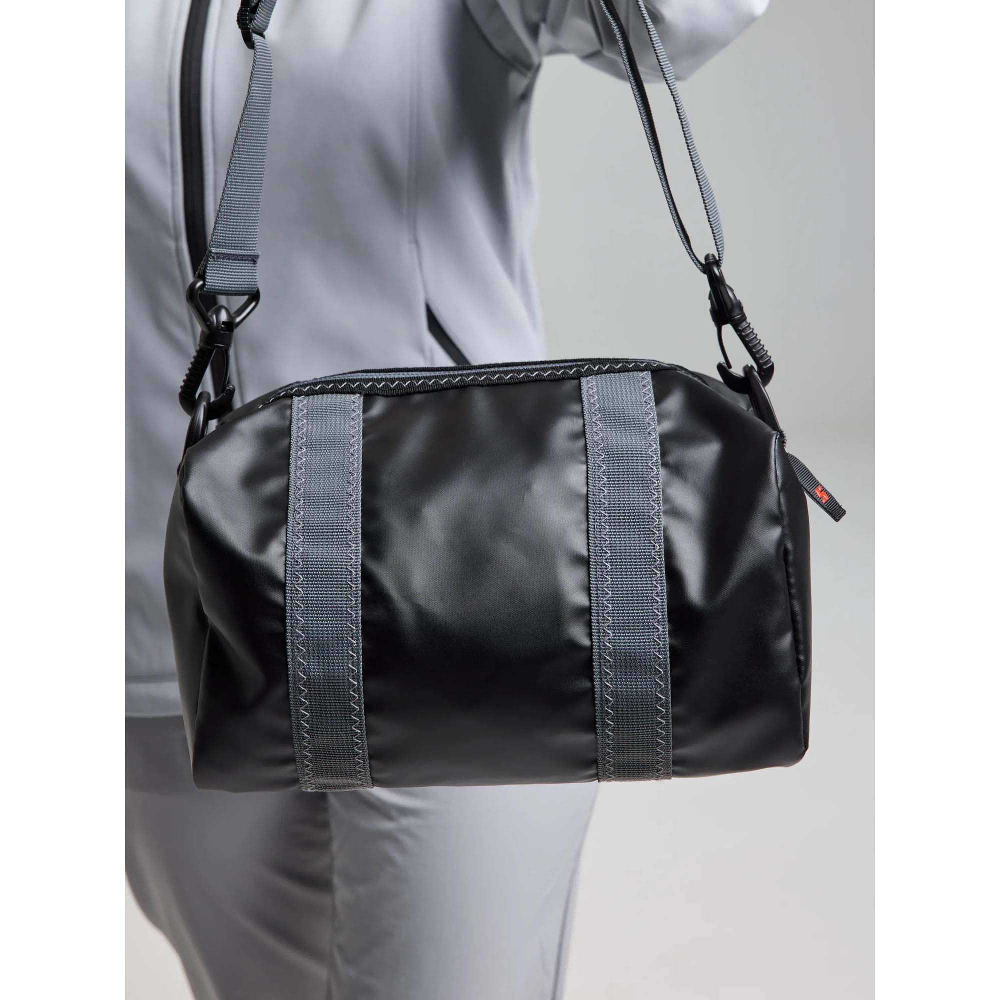 WR_DUFFLE_BAG_XS_A463008S00_W01_Image_2