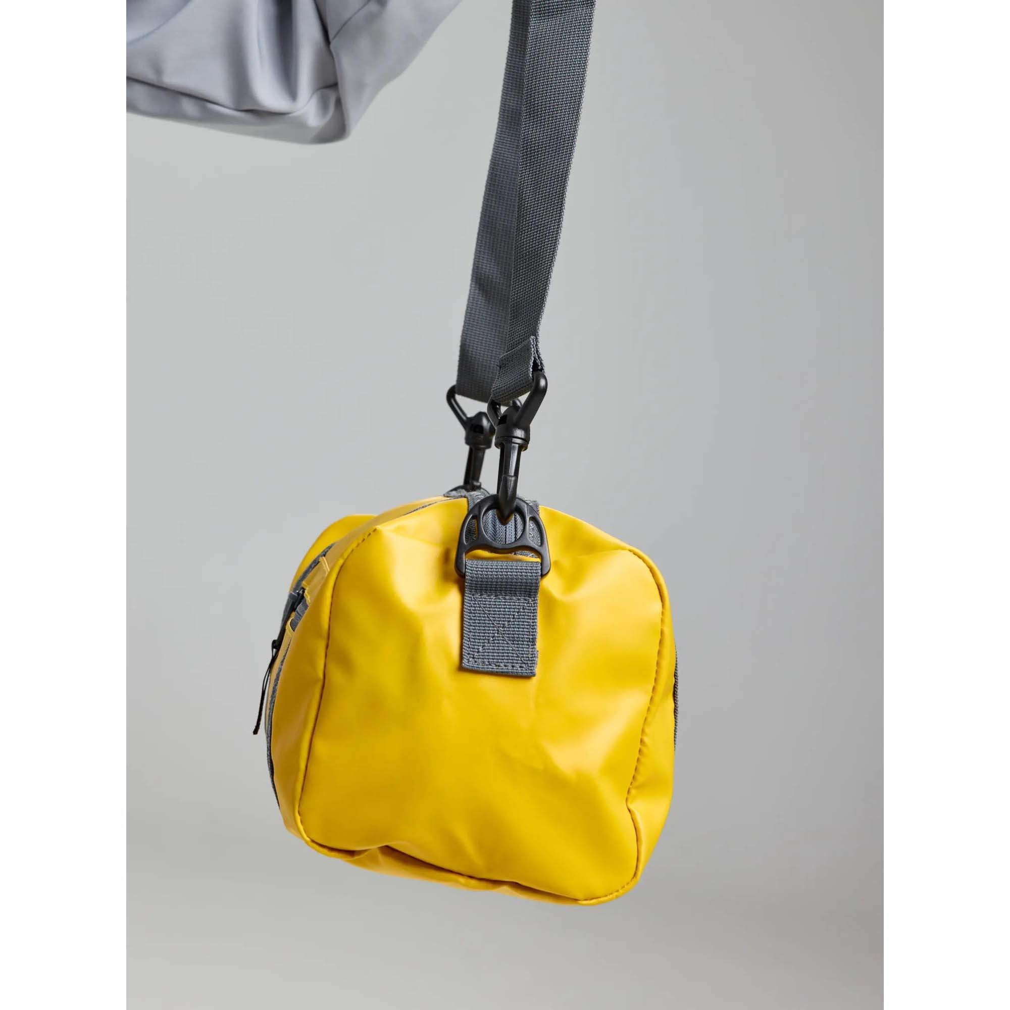 WR_DUFFLE_BAG_XS_A463008S00_W41_Image_3