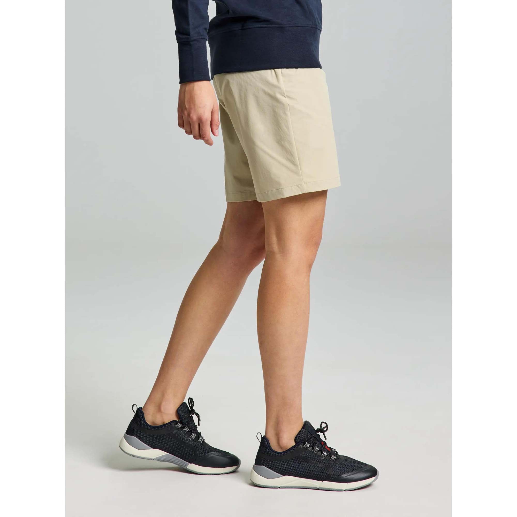 WS_TECH_CHINO_SHORT_A940005S01_W09_Image_3