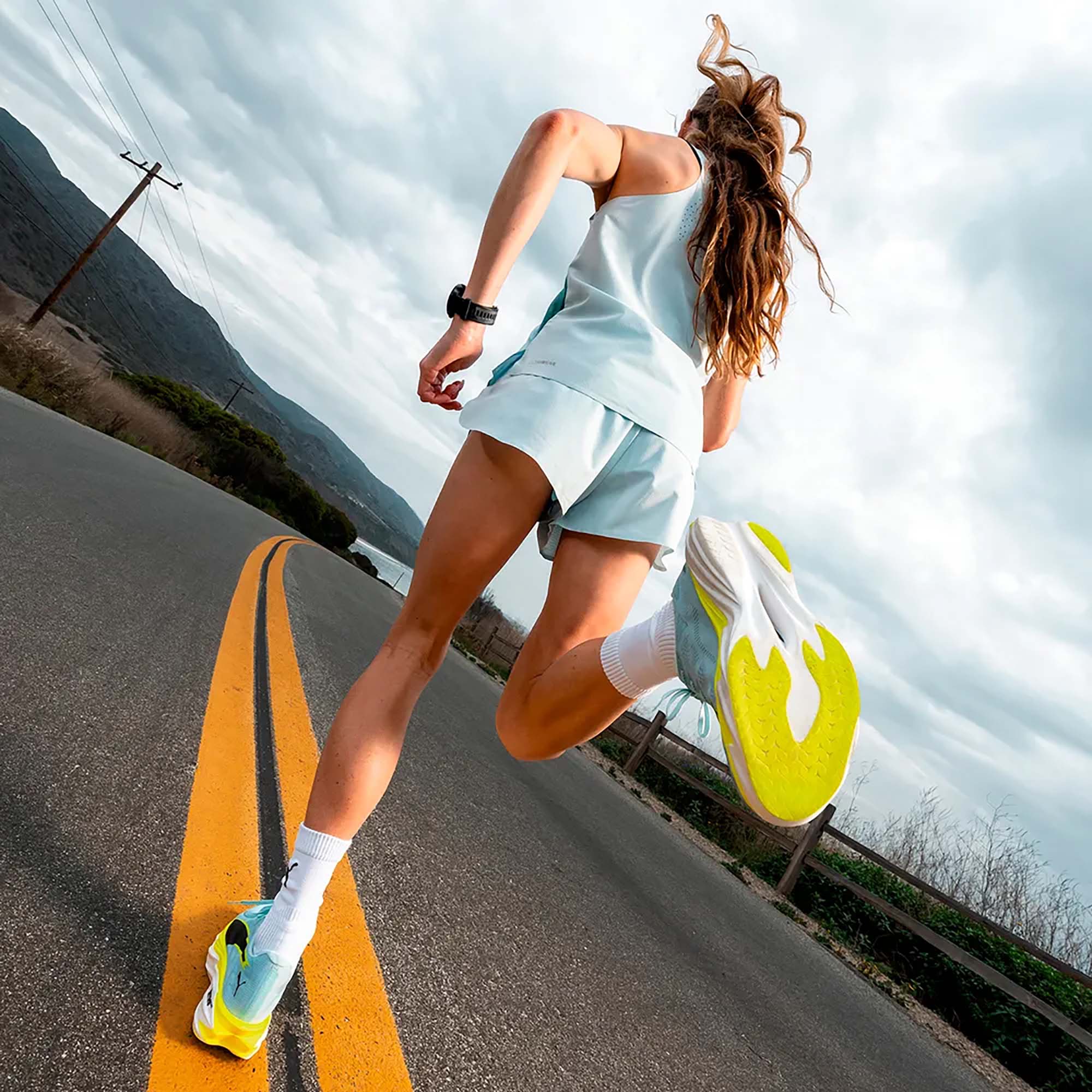 W_LIGHTSPEED_ULTRAWEAVE_GRAPHIC_SINGLET_528563_48_Image_5