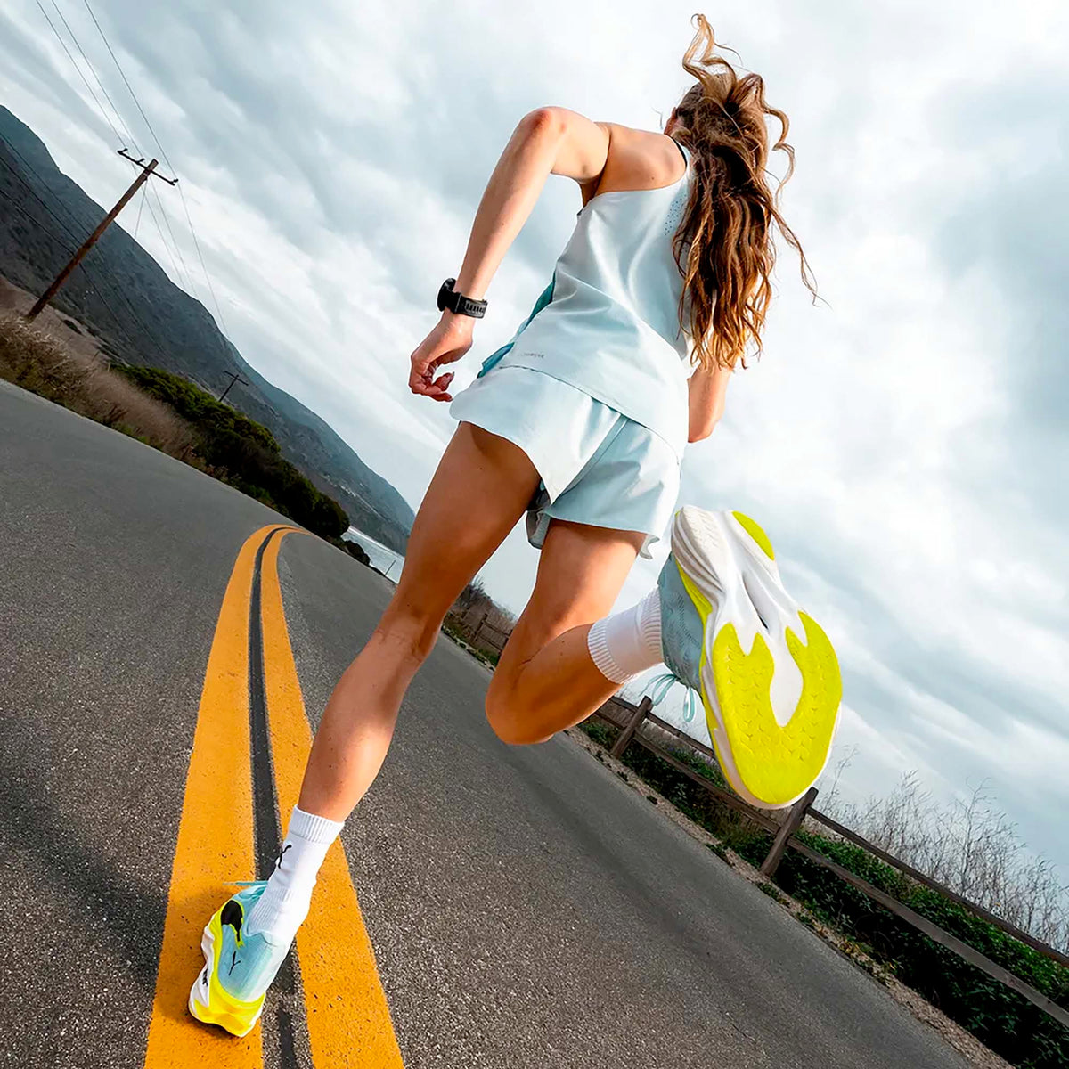 W_LIGHTSPEED_ULTRAWEAVE_GRAPHIC_SINGLET_528563_48_Image_5