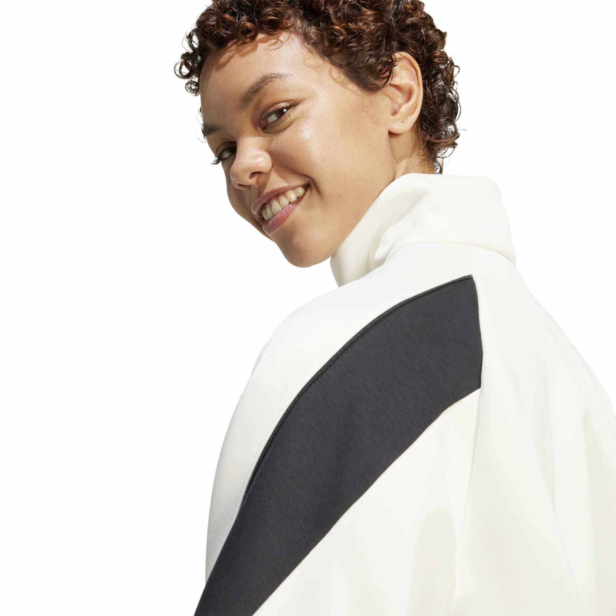 W_STADIUM_TT_JW0519_OWHITEB_Image_4