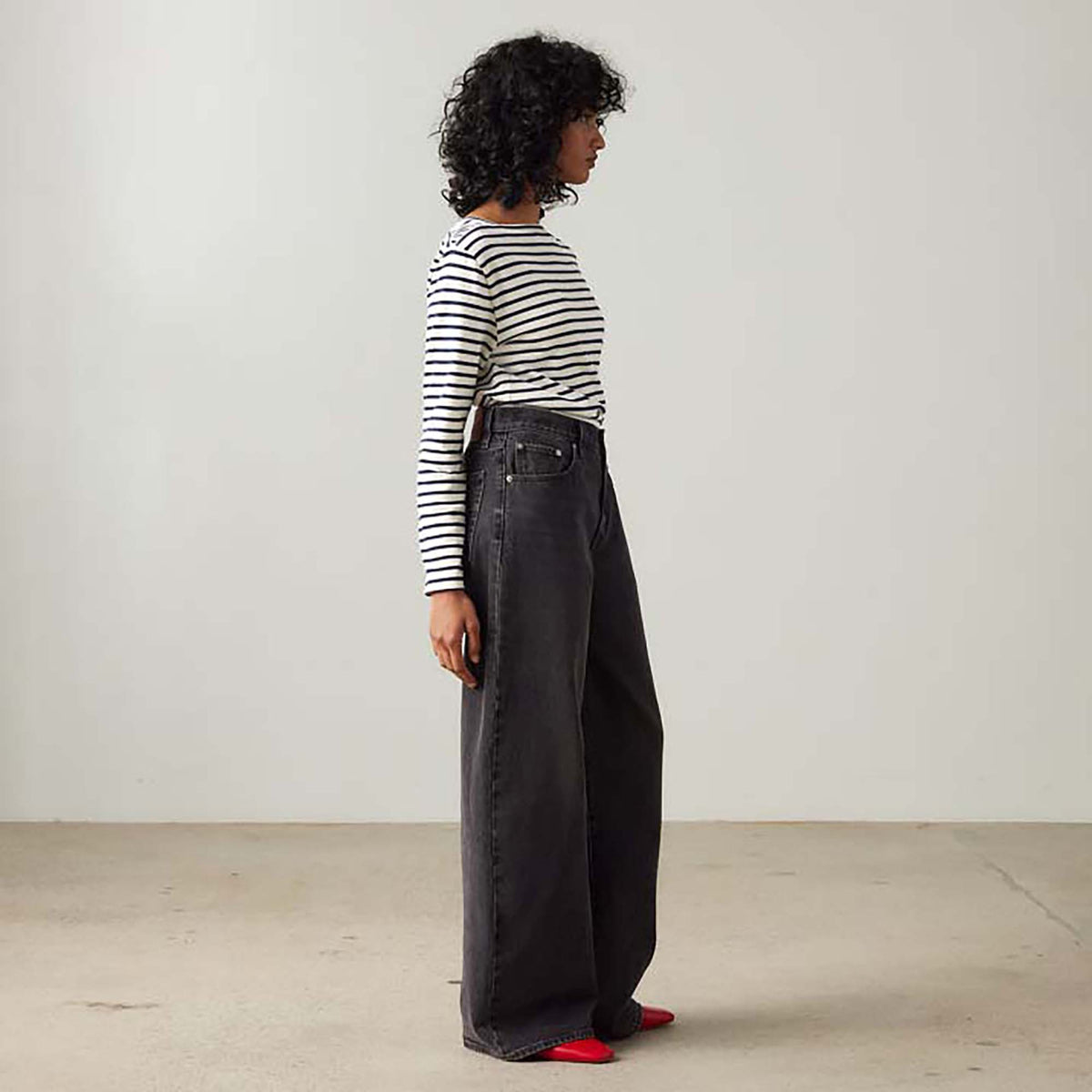 XL_STRAIGHT_INFLUENTIAL_LADY_A8701_0003_Image_3