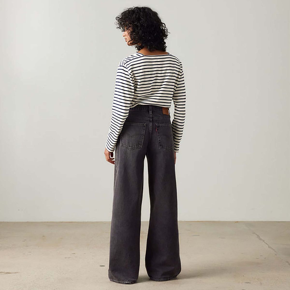 XL_STRAIGHT_INFLUENTIAL_LADY_A8701_0003_Image_4
