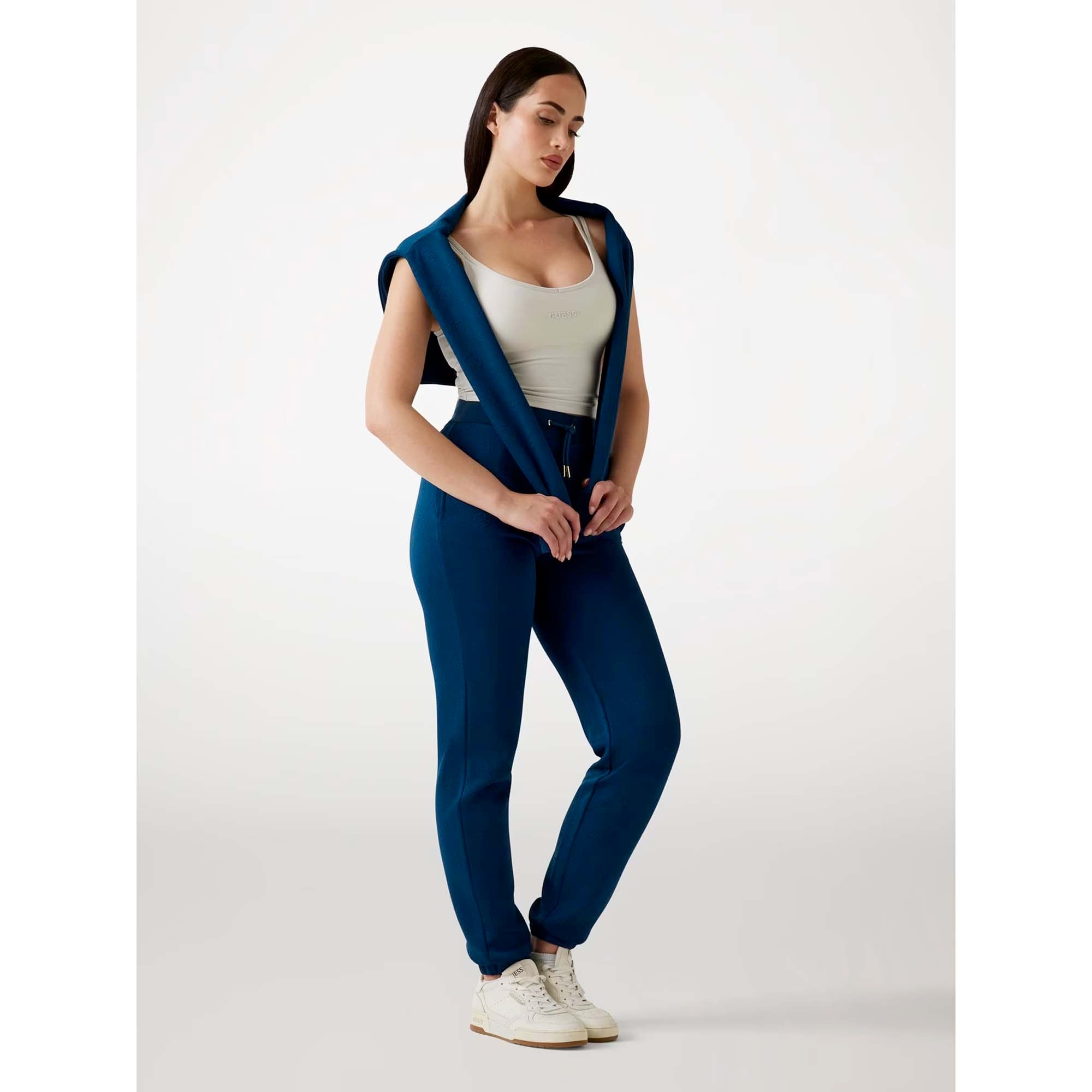 3D_PEONY_JOGGER_V5YB06KBSL2_FBBO_Image_5