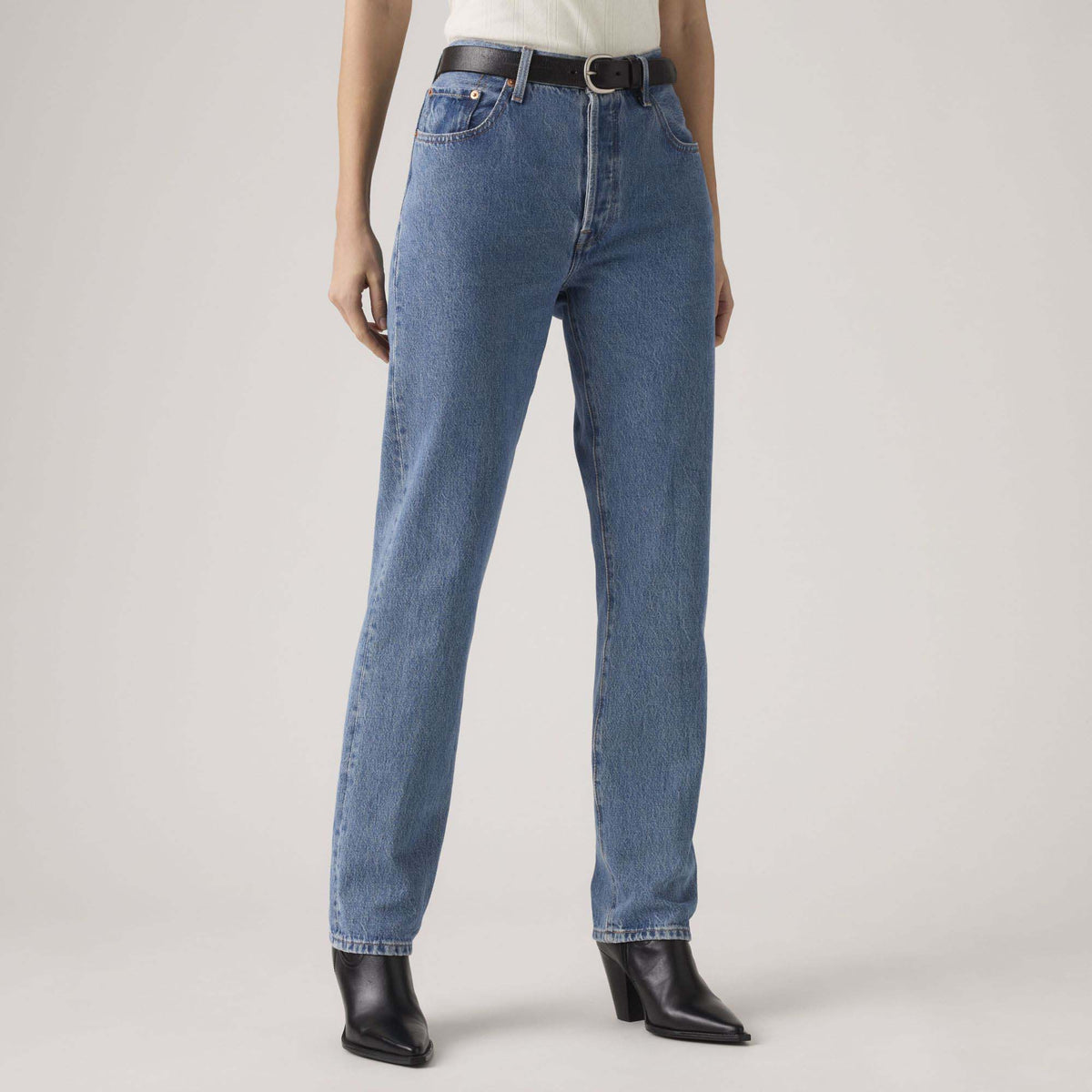 501_JEANS_FOR_WOMEN_SHOUT_OUT_STONE_12501_0438_Image_2