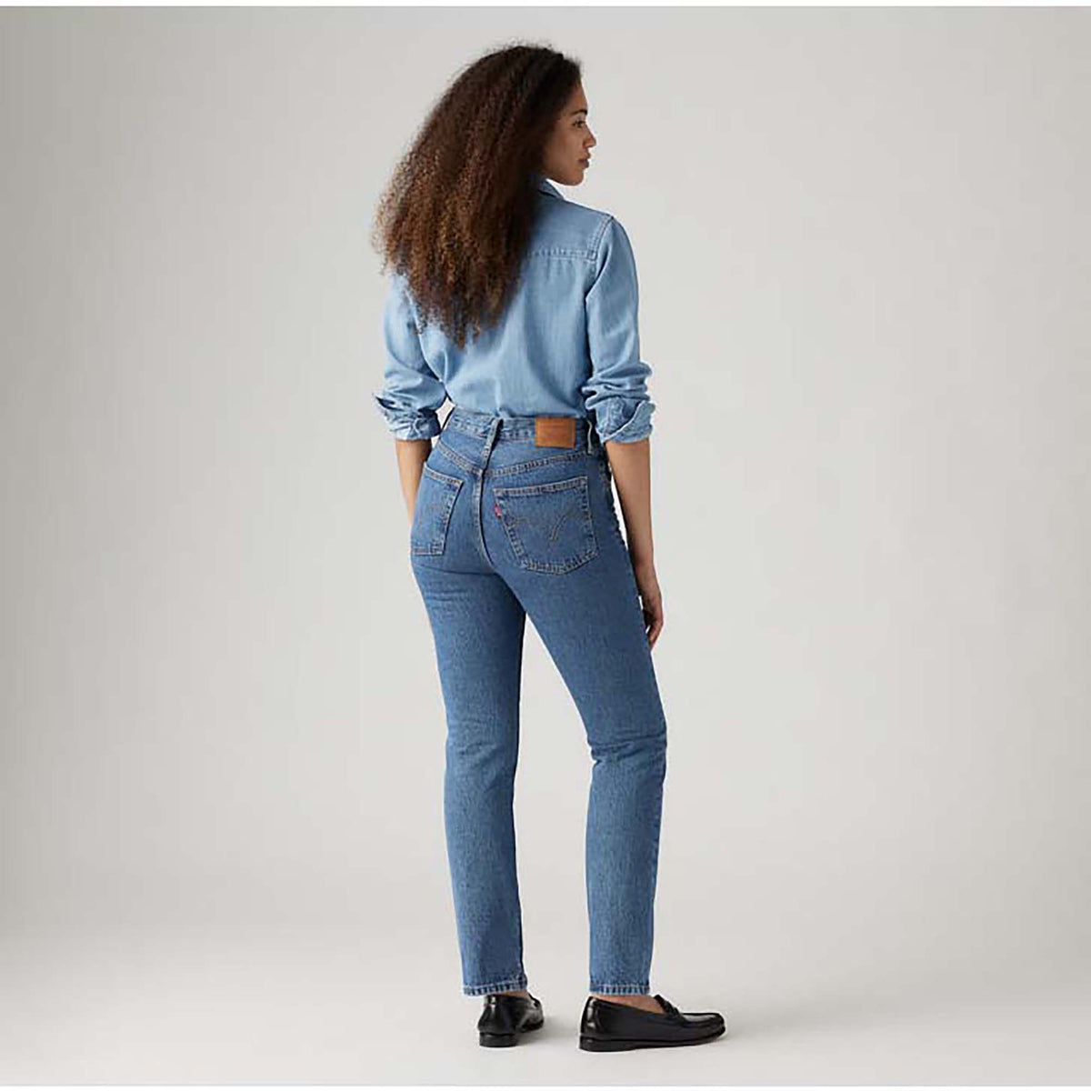 501_JEANS_FOR_WOMEN_SHOUT_OUT_STONE_12501_0438_Image_4