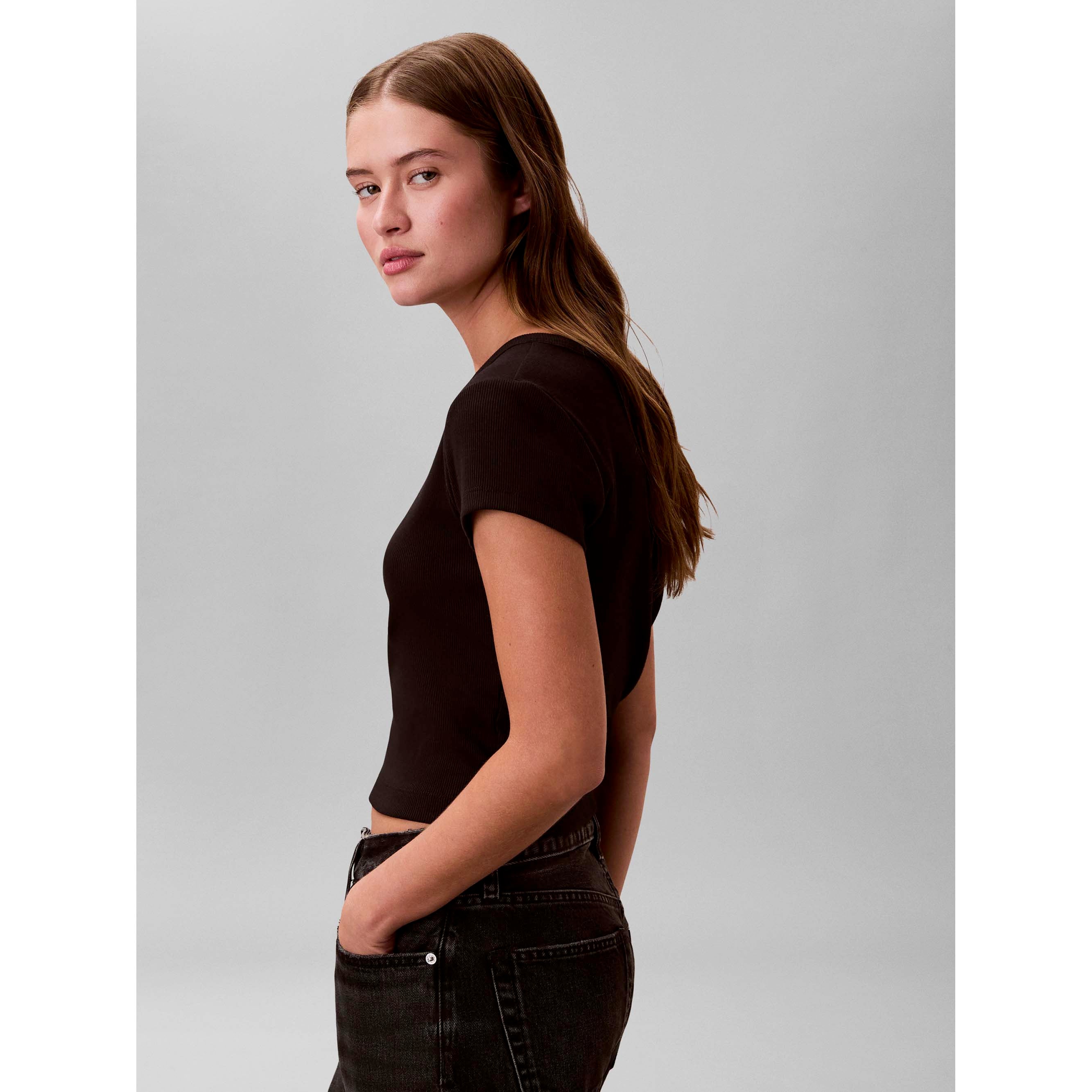 A-_WOVEN_LABEL_2X2_R_LV047C200G_UB1_Image_4