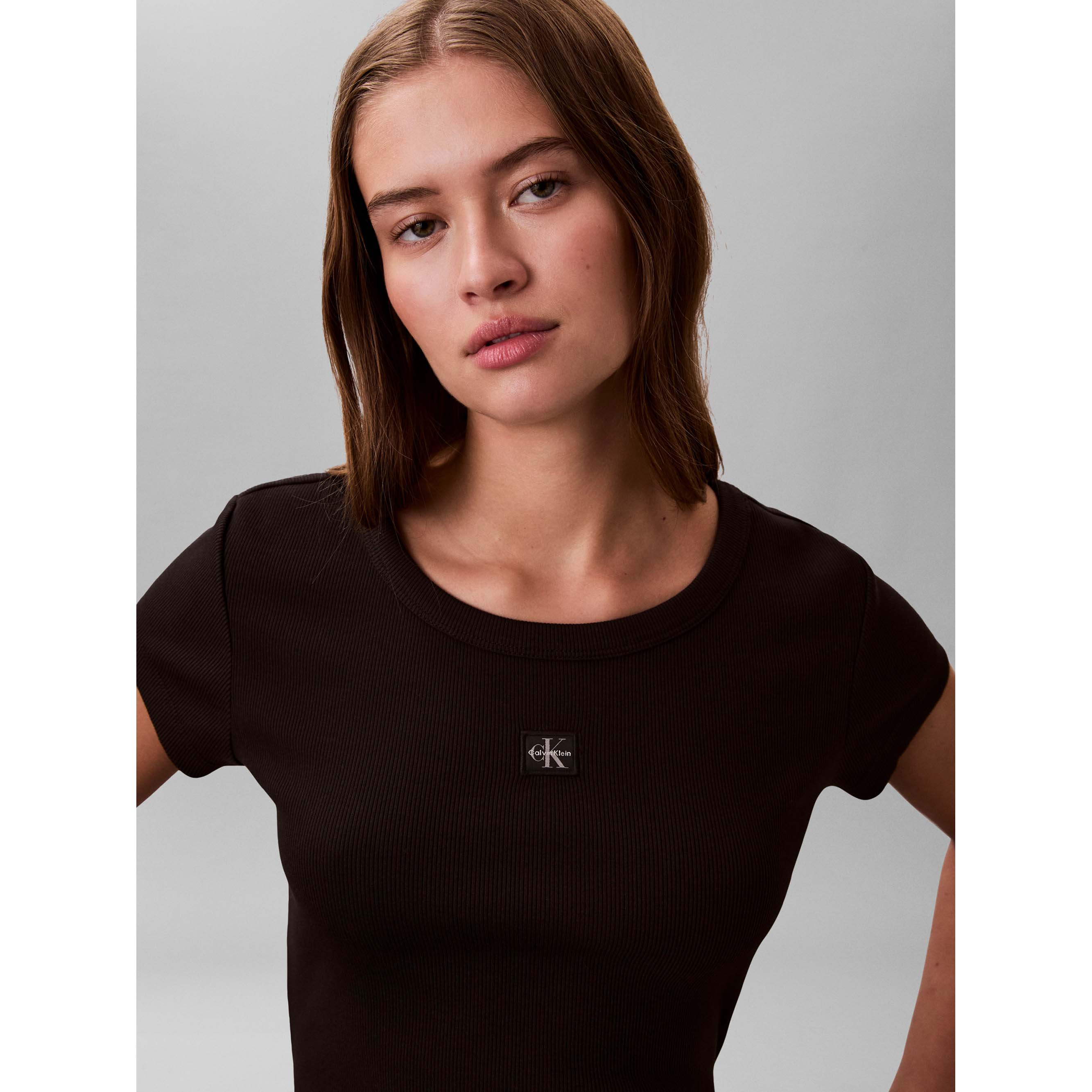 A-_WOVEN_LABEL_2X2_R_LV047C200G_UB1_Image_5